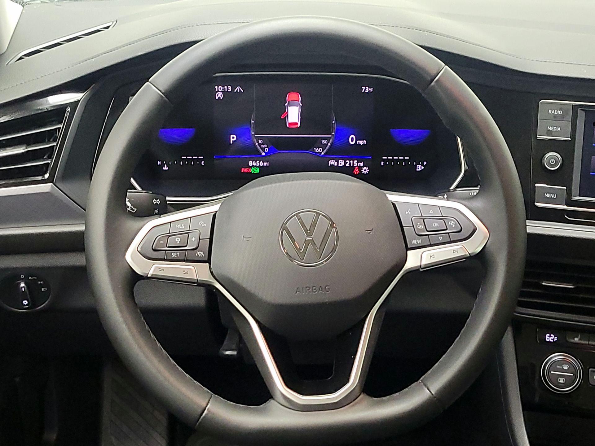 Thumbnail: 2024 Volkswagen Jetta - 10