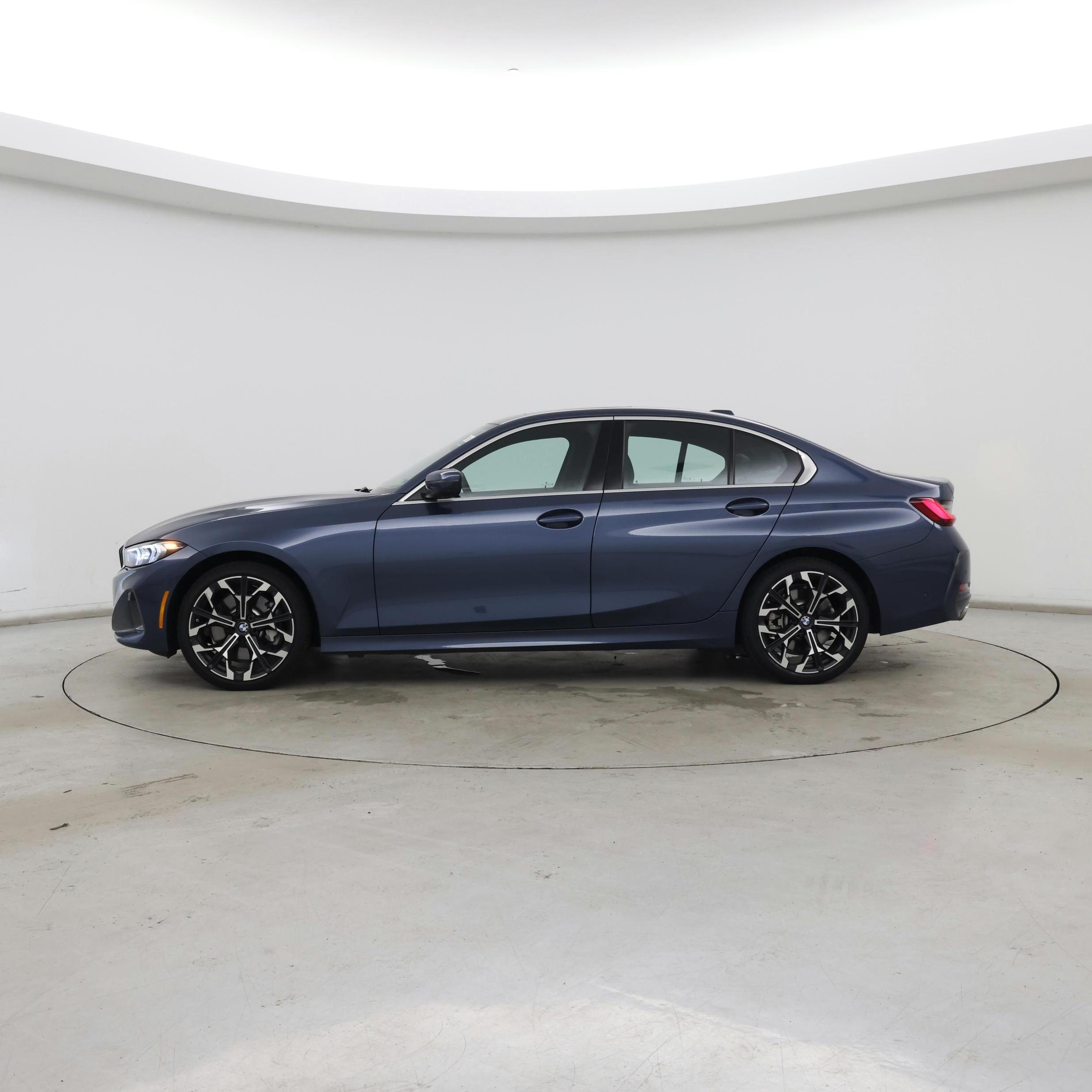 Thumbnail: 2025 BMW 3 Series - 3