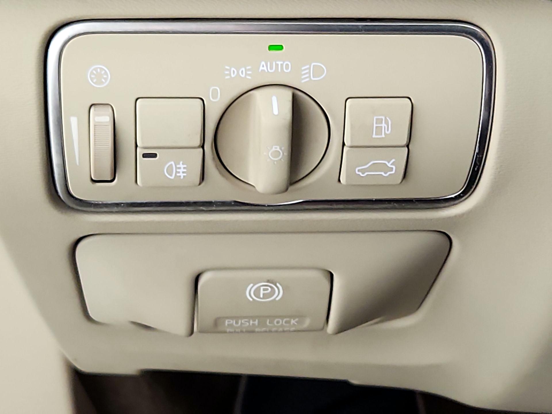 Thumbnail: 2014 Volvo S60 - 13