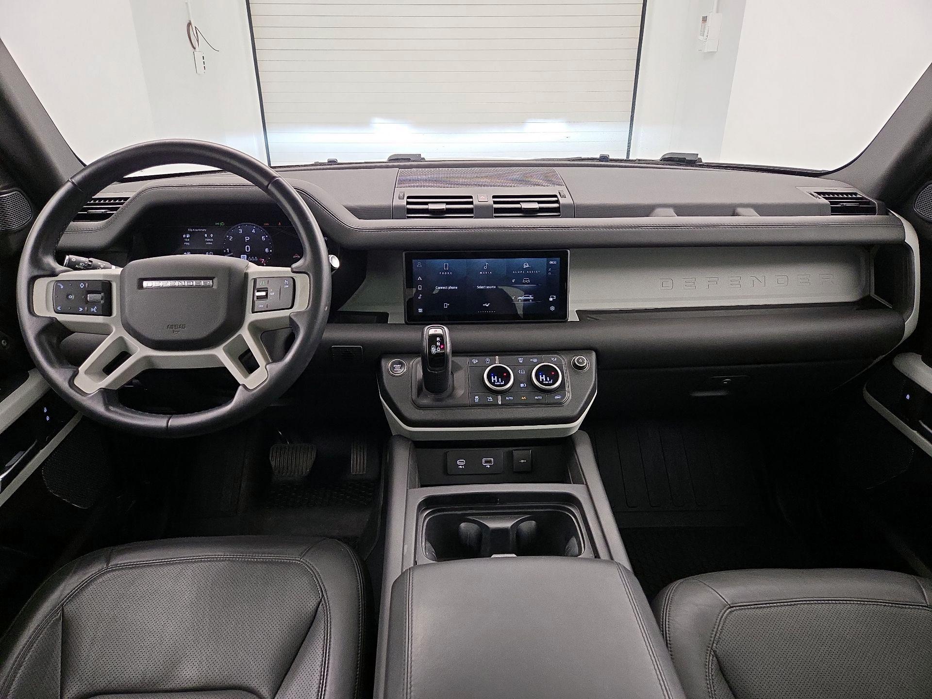 Thumbnail: 2023 Land Rover Defender - 9