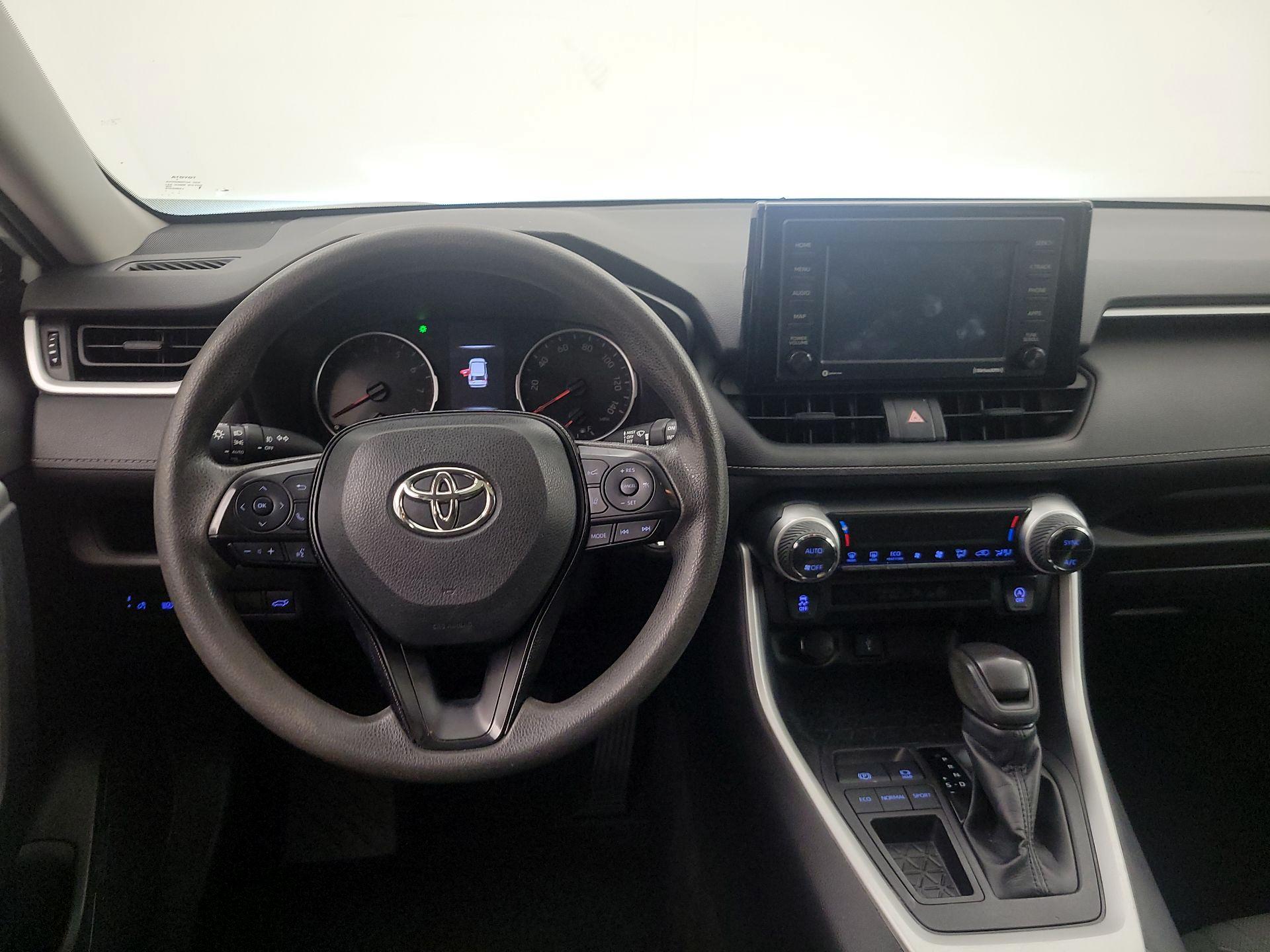 Thumbnail: 2020 Toyota RAV4 - 10