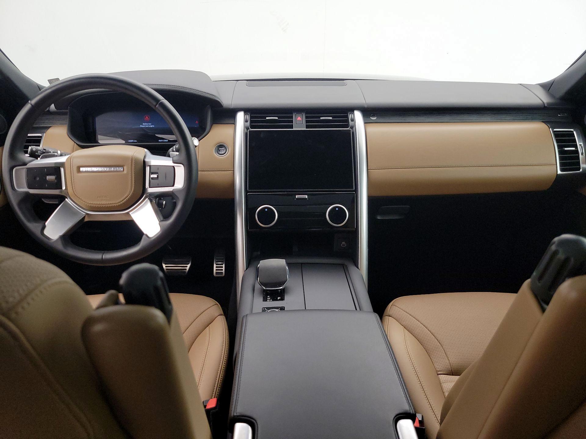 Thumbnail: 2023 Land Rover Discovery - 9