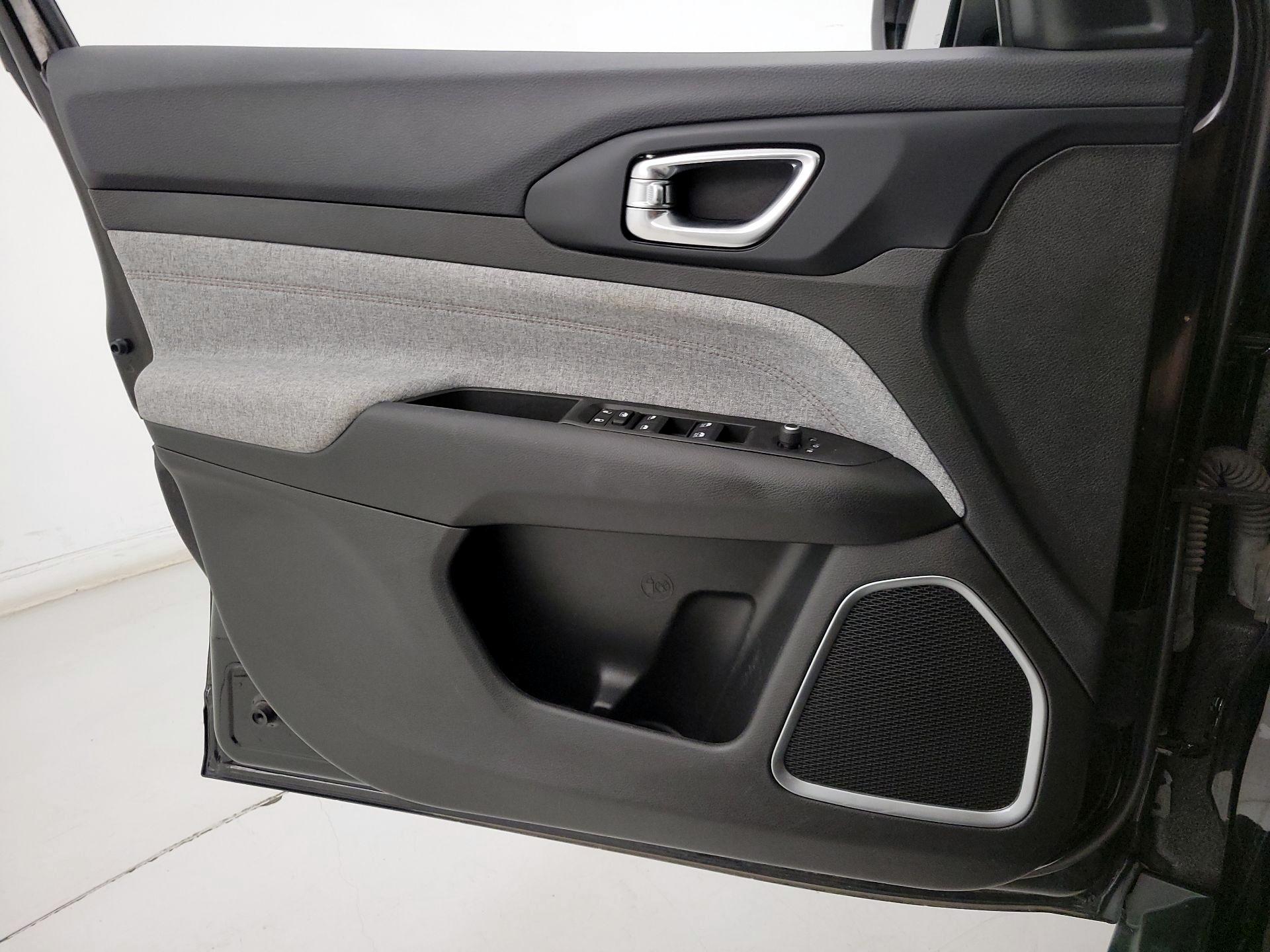 Thumbnail: 2022 Jeep Compass - 12