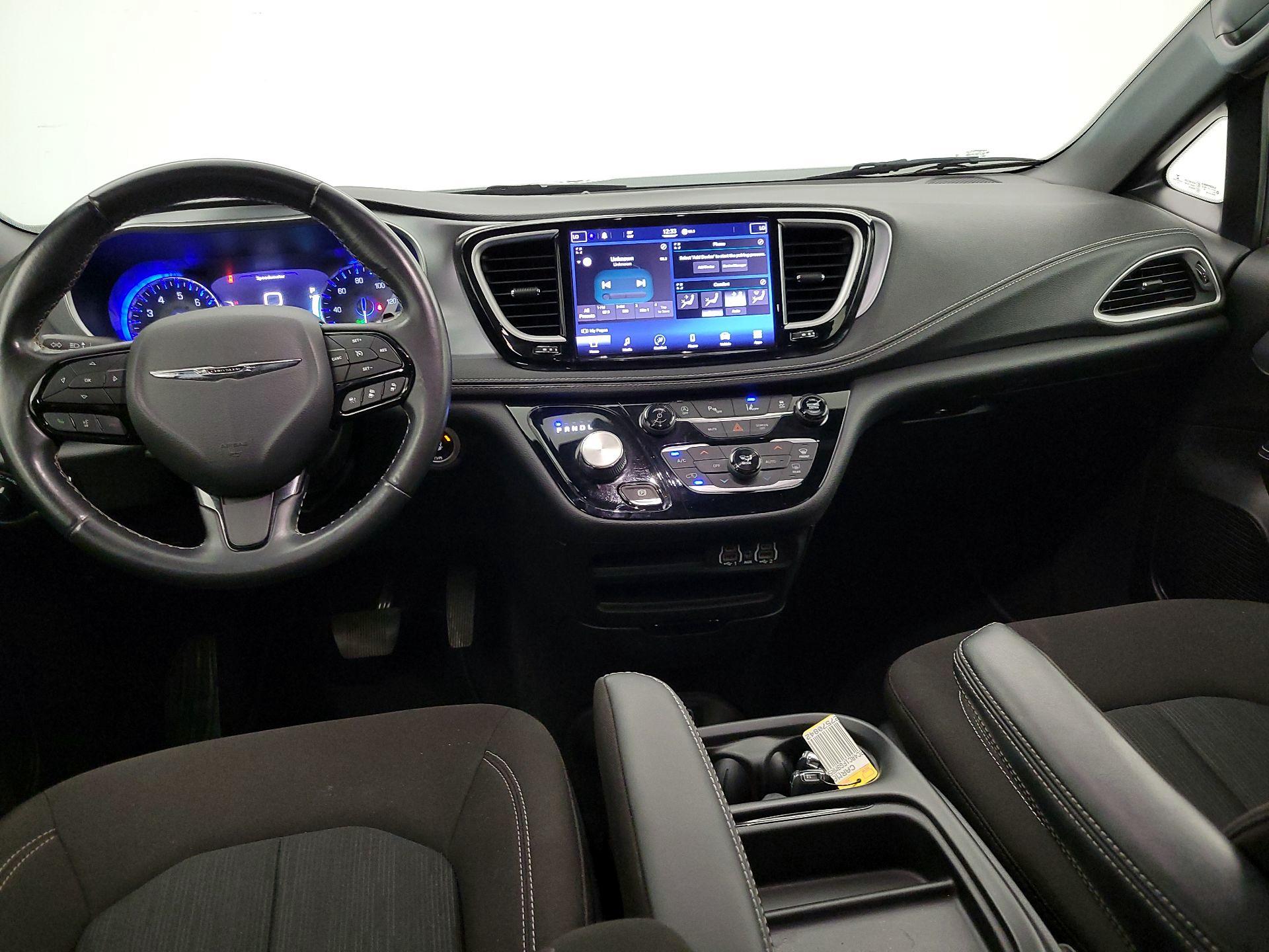 Thumbnail: 2021 Chrysler Pacifica - 9