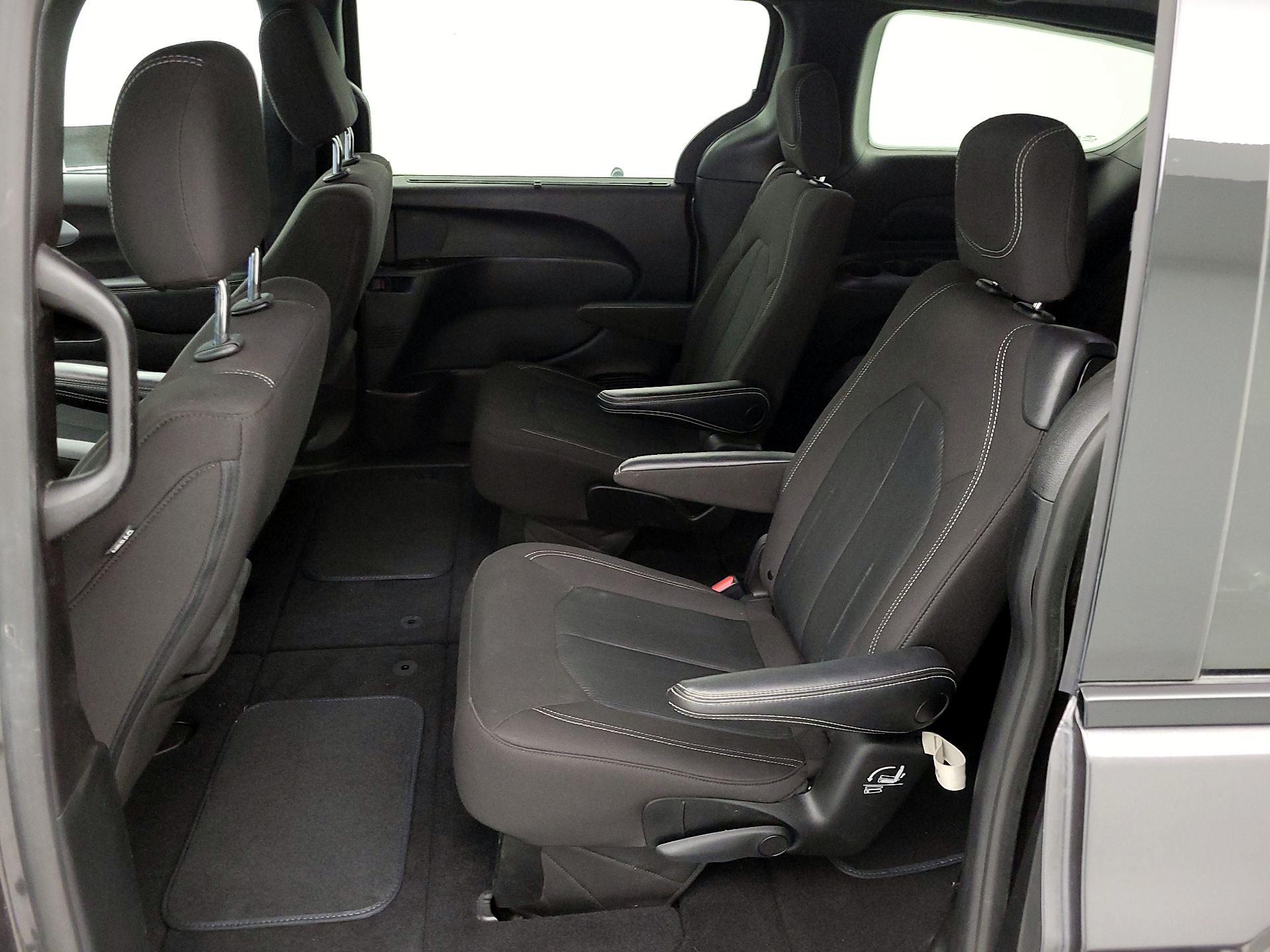 Thumbnail: 2021 Chrysler Pacifica - 19