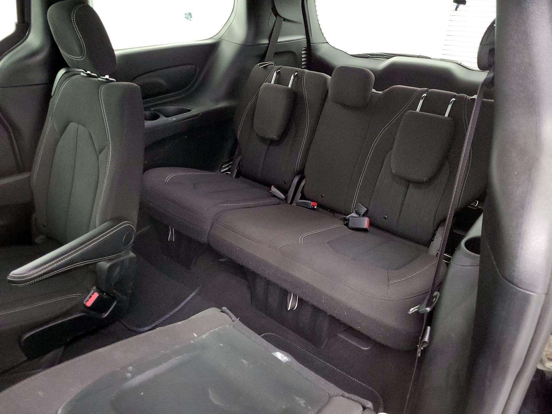 Thumbnail: 2021 Chrysler Pacifica - 20
