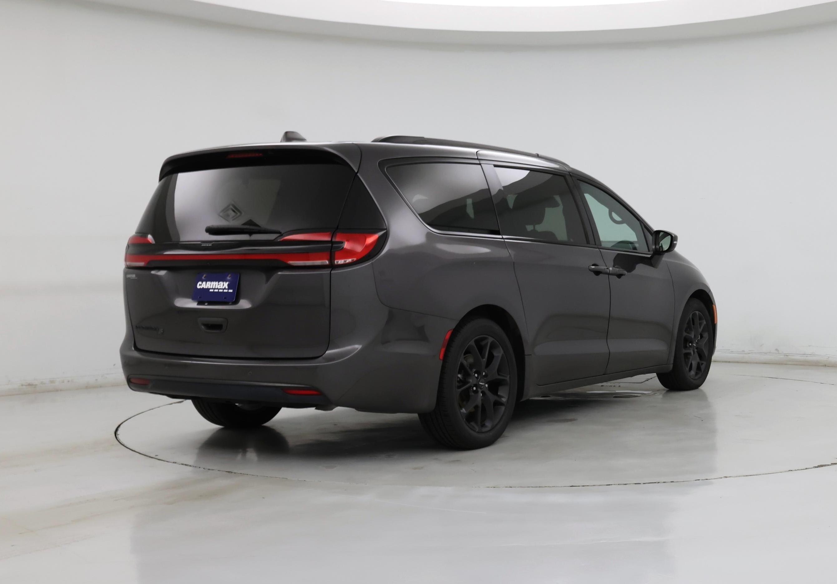 Thumbnail: 2021 Chrysler Pacifica - 8
