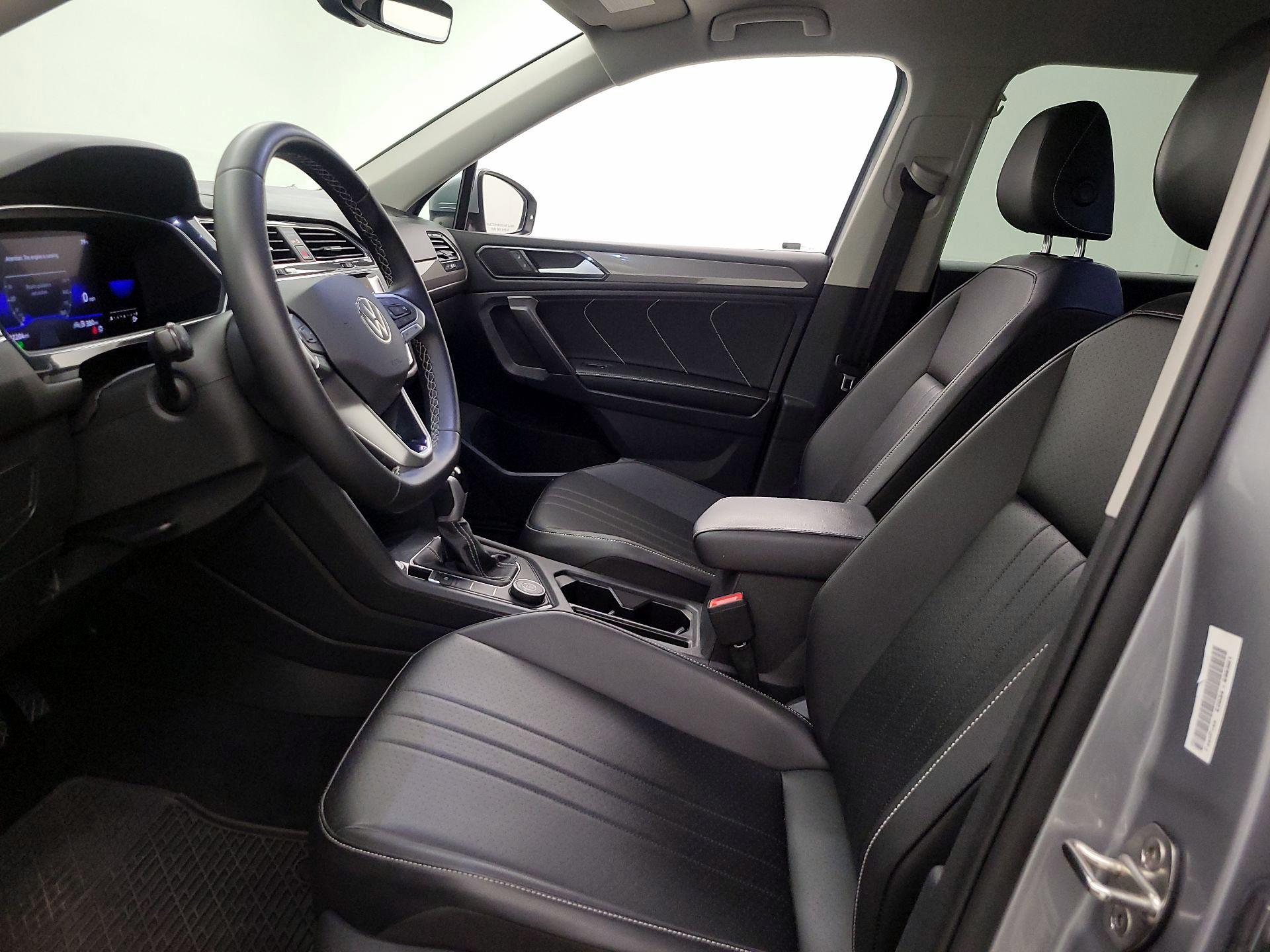 Thumbnail: 2022 Volkswagen Tiguan - 11