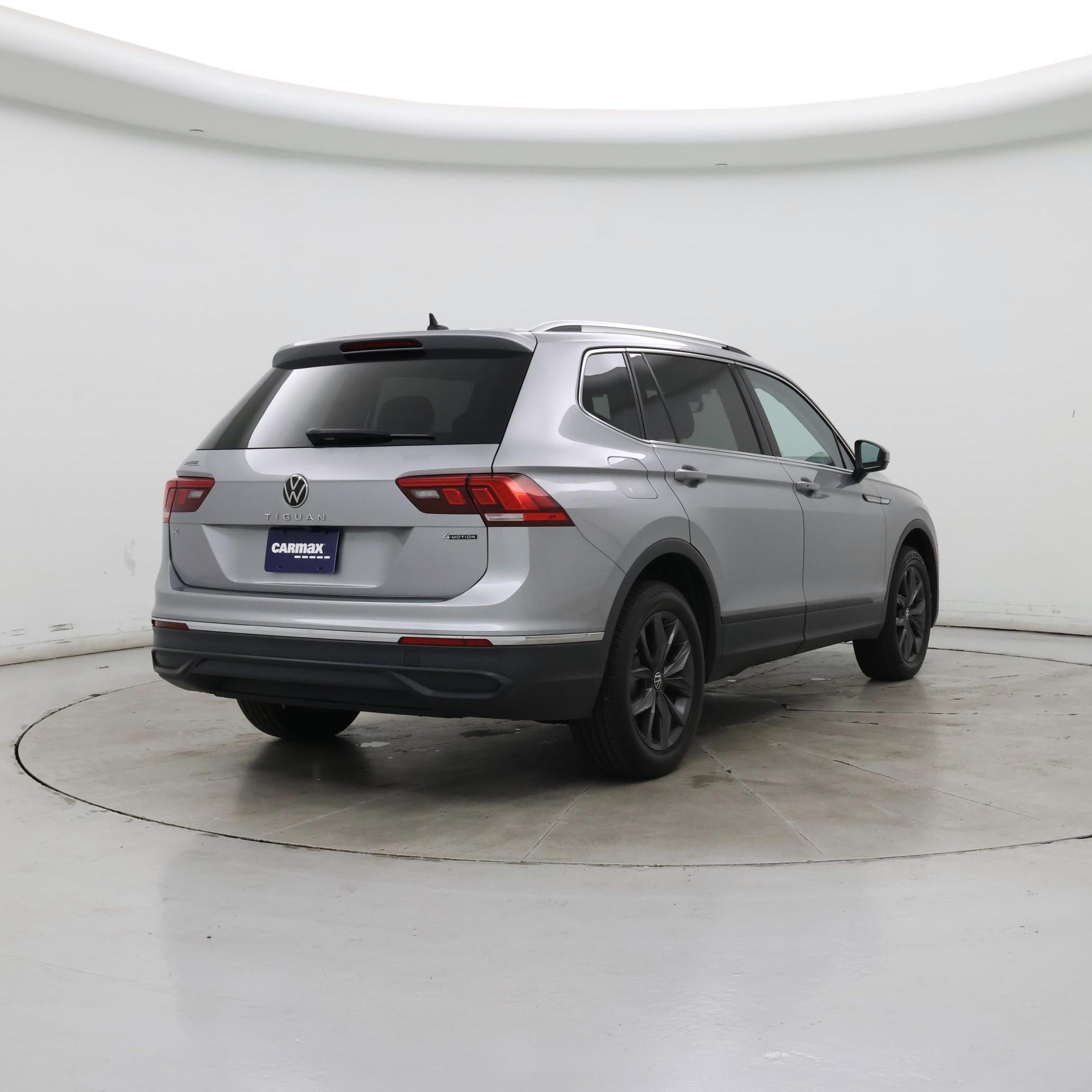 Thumbnail: 2022 Volkswagen Tiguan - 8