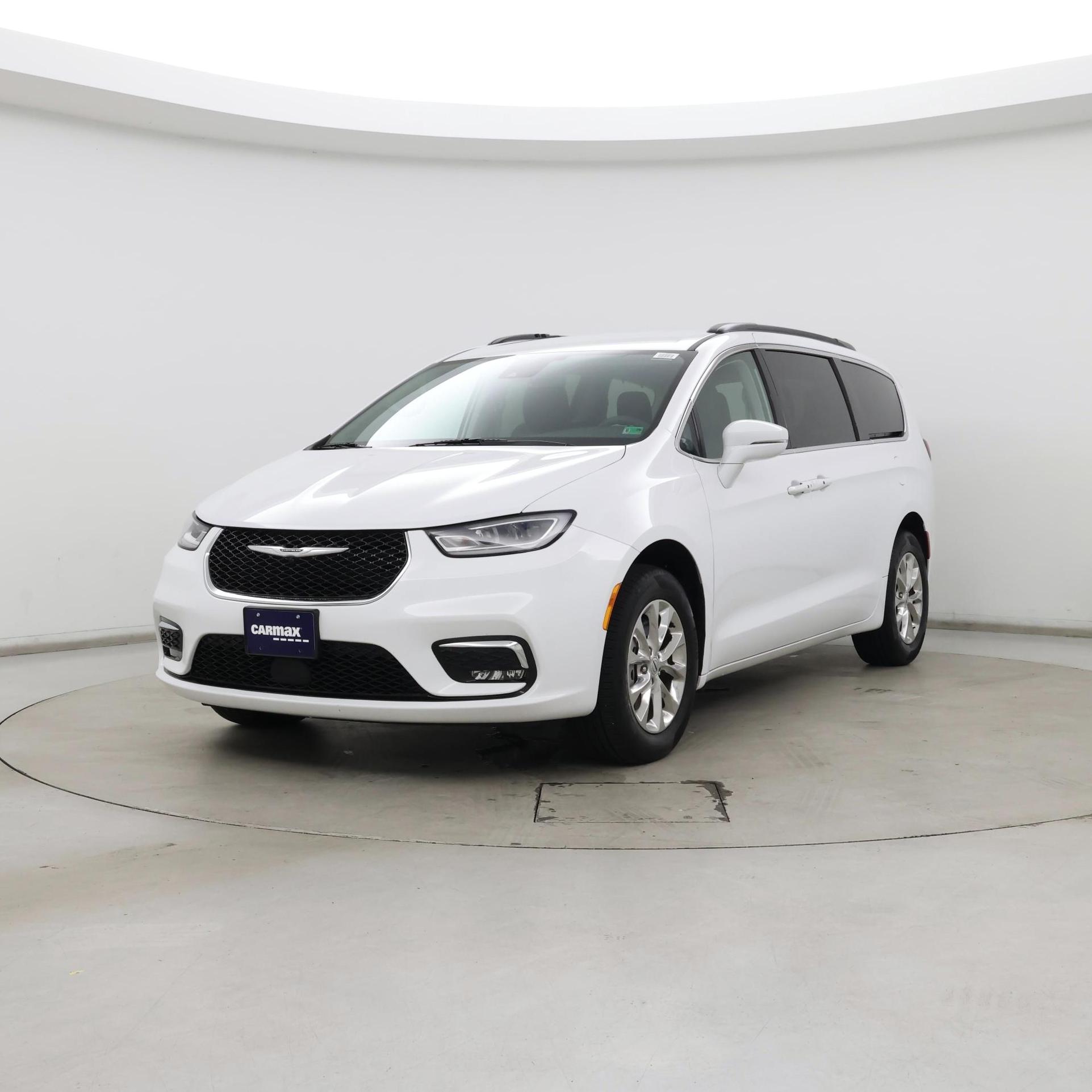 Thumbnail: 2022 Chrysler Pacifica - 4