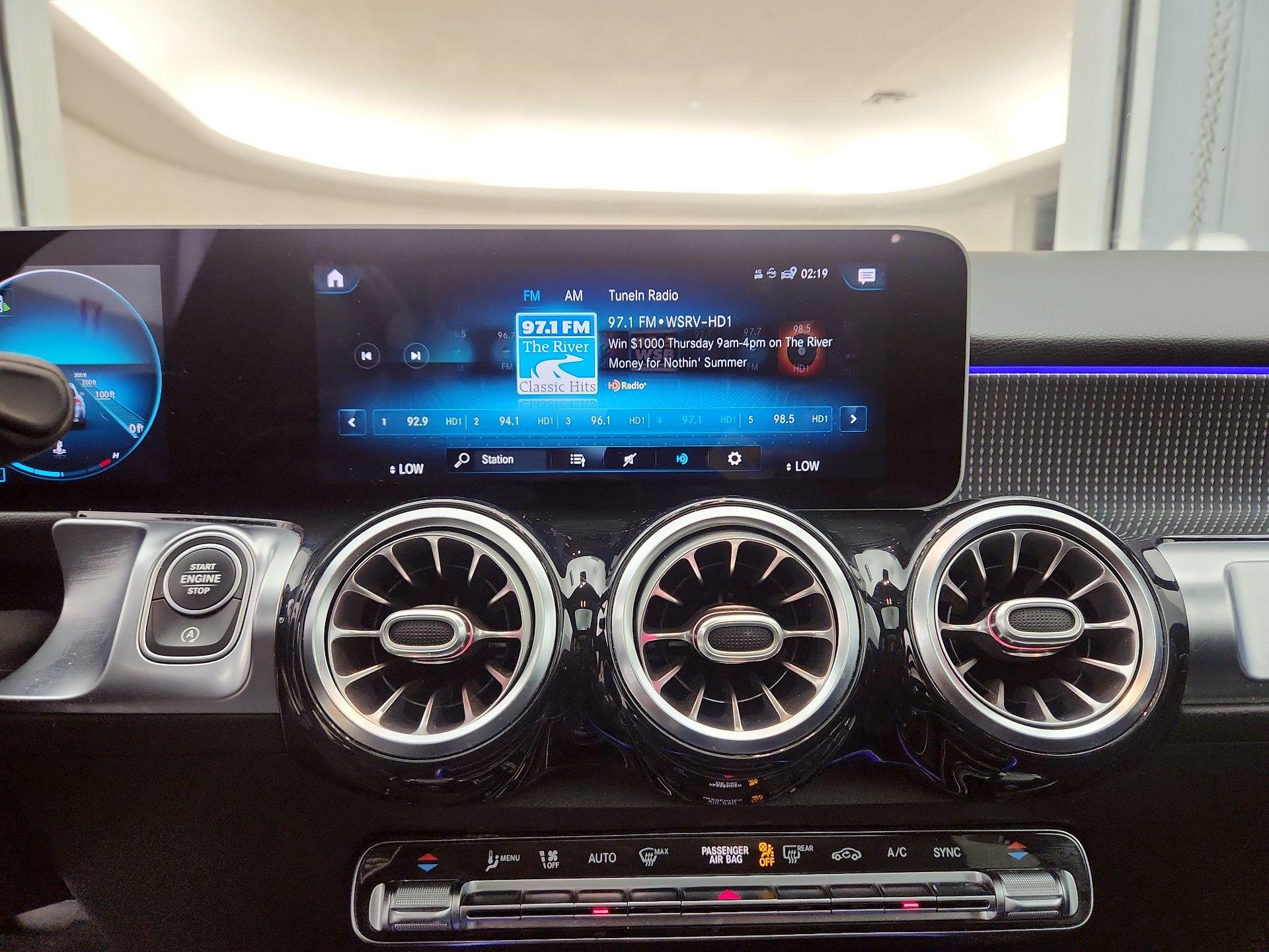 Thumbnail: 2021 Mercedes-Benz GLB - 15