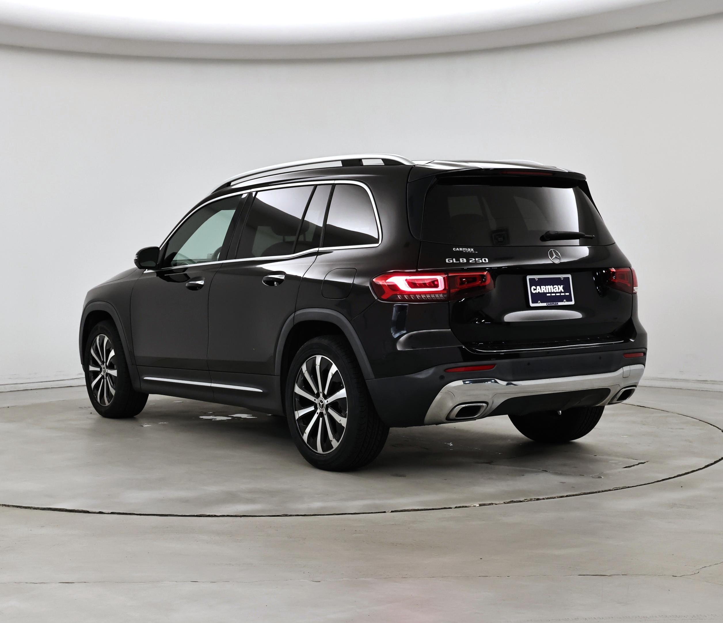 Thumbnail: 2021 Mercedes-Benz GLB - 2