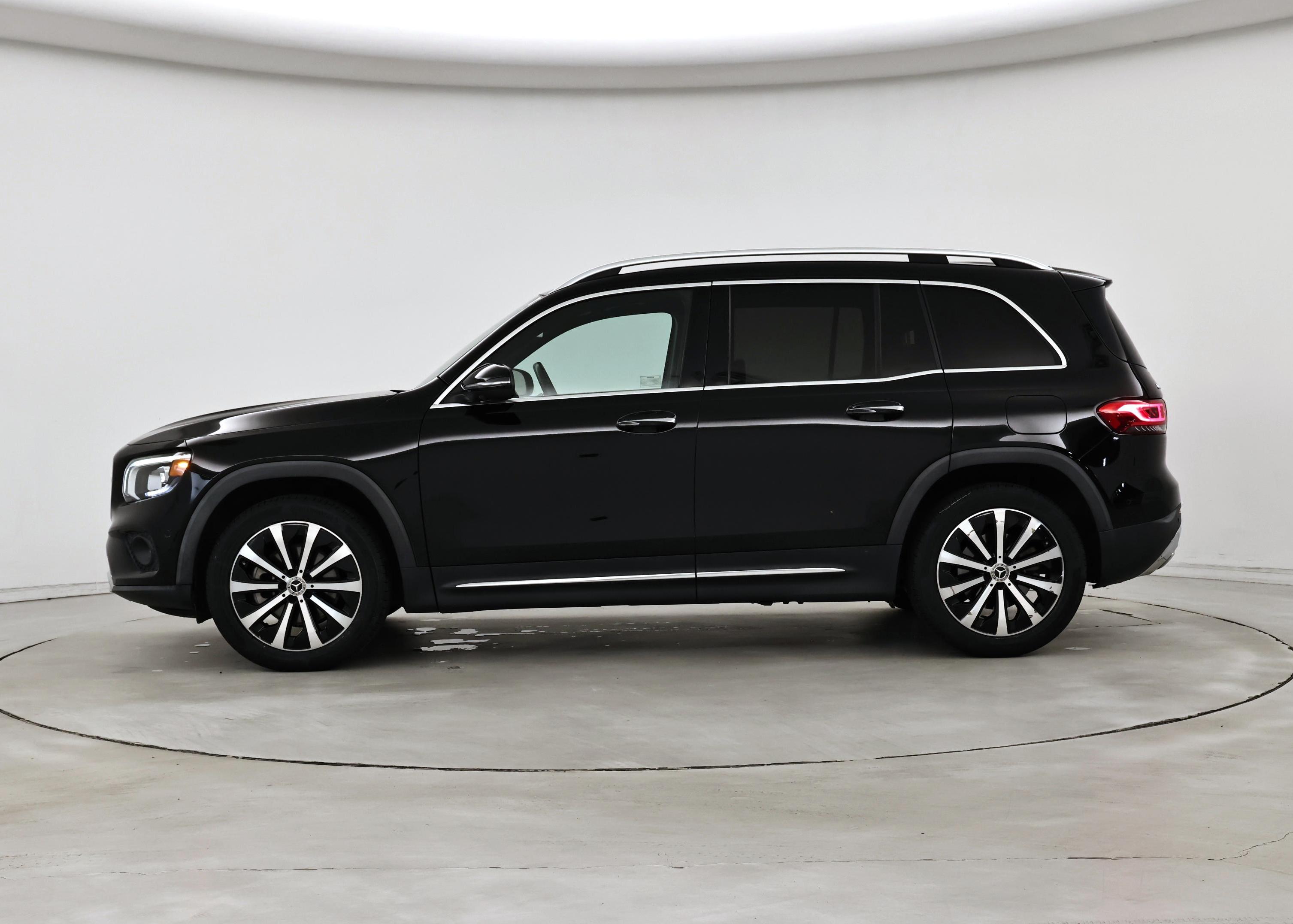 Thumbnail: 2021 Mercedes-Benz GLB - 3