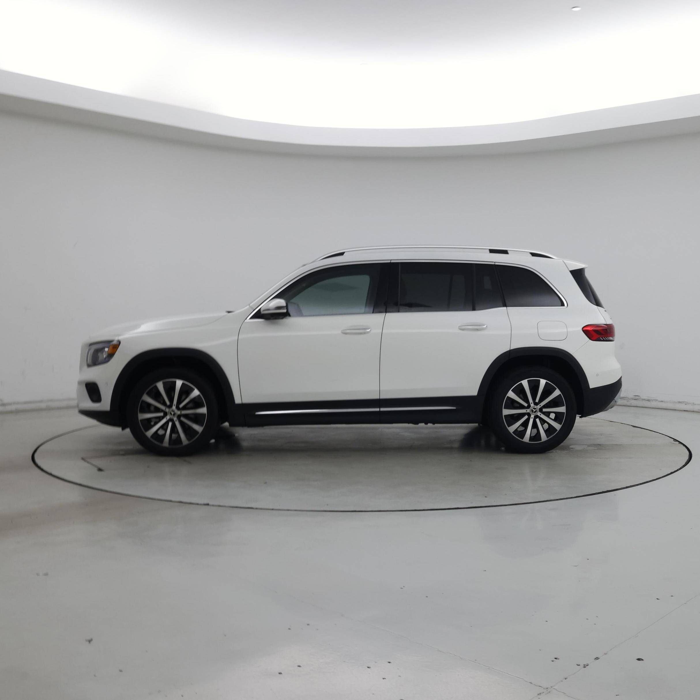 Thumbnail: 2021 Mercedes-Benz GLB - 3
