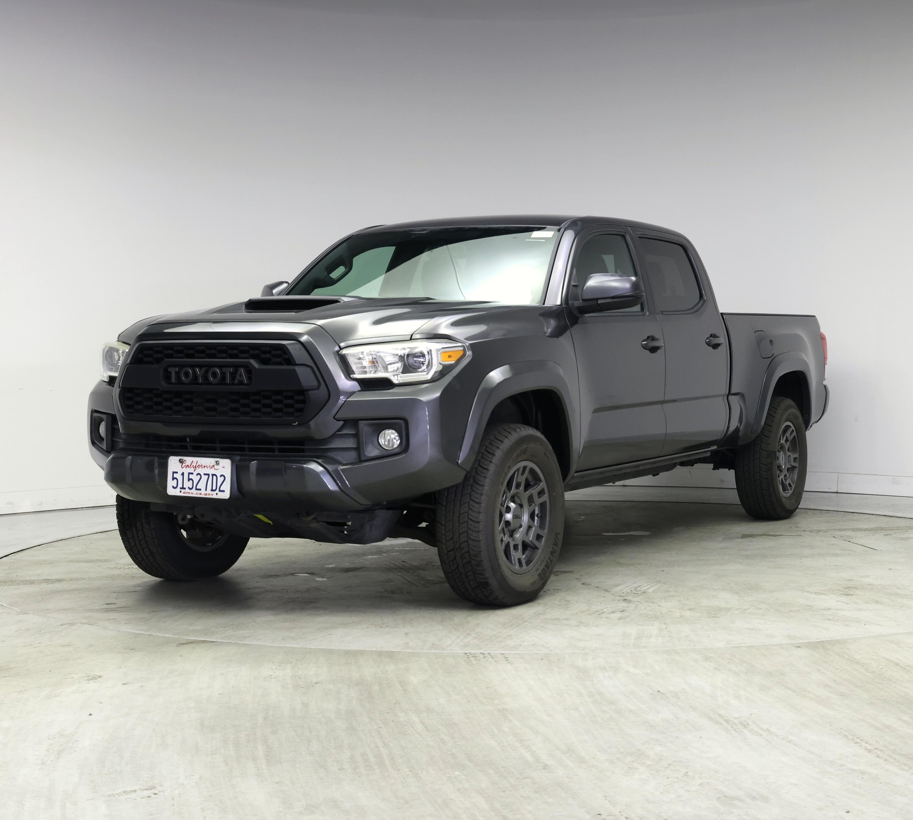 Thumbnail: 2017 Toyota Tacoma - 4