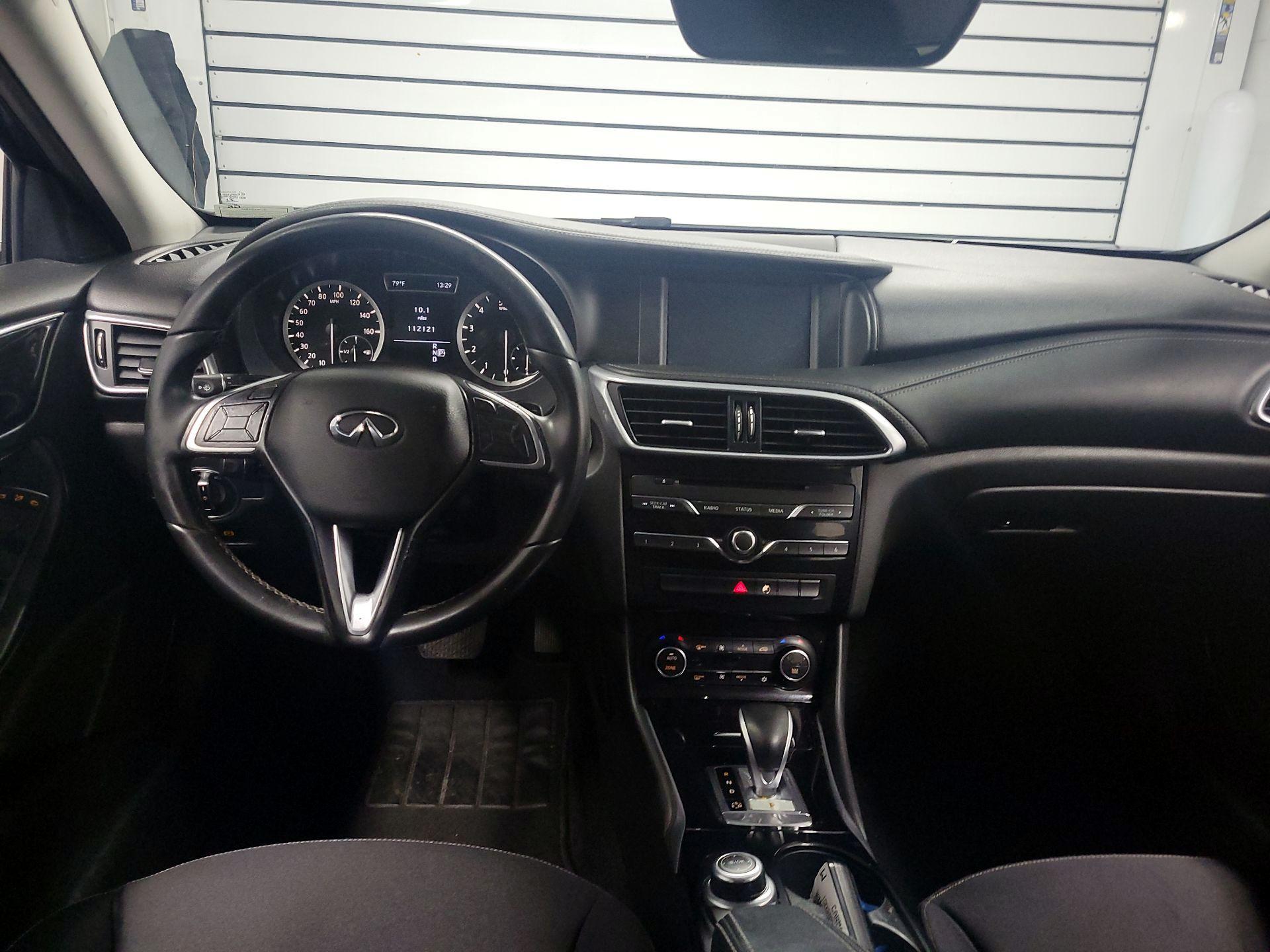 Thumbnail: 2017 INFINITI QX30 - 9