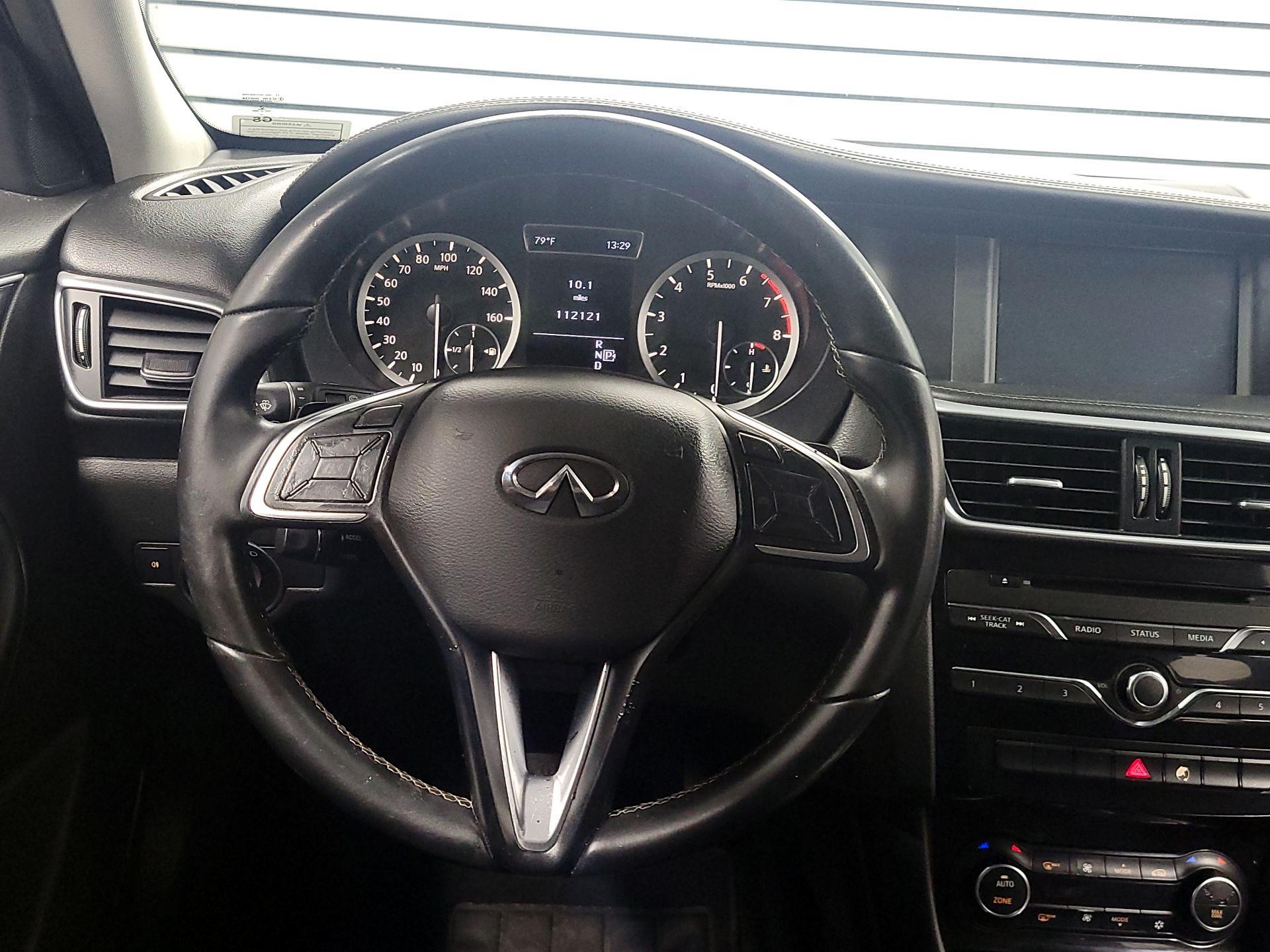 Thumbnail: 2017 INFINITI QX30 - 10
