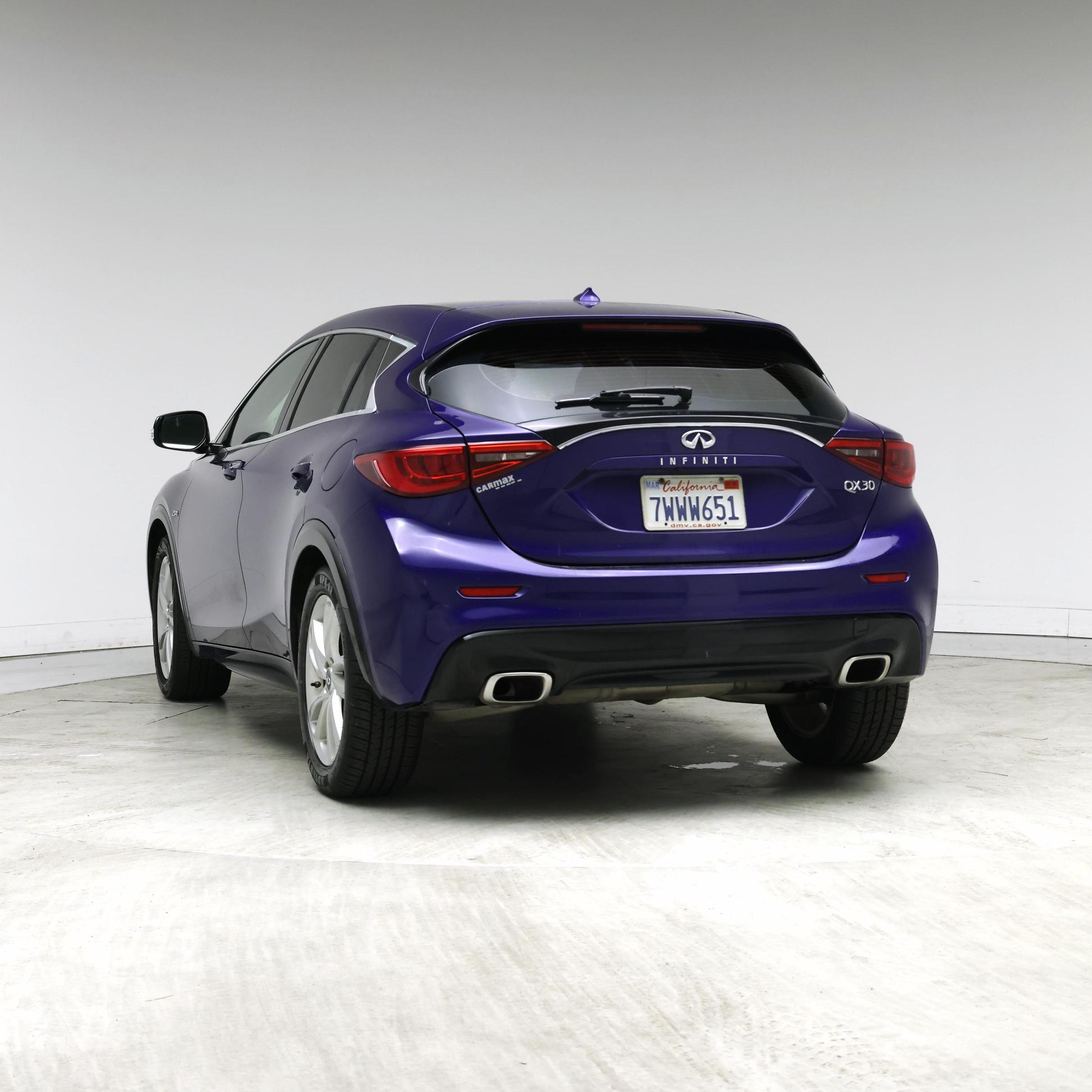 Thumbnail: 2017 INFINITI QX30 - 2