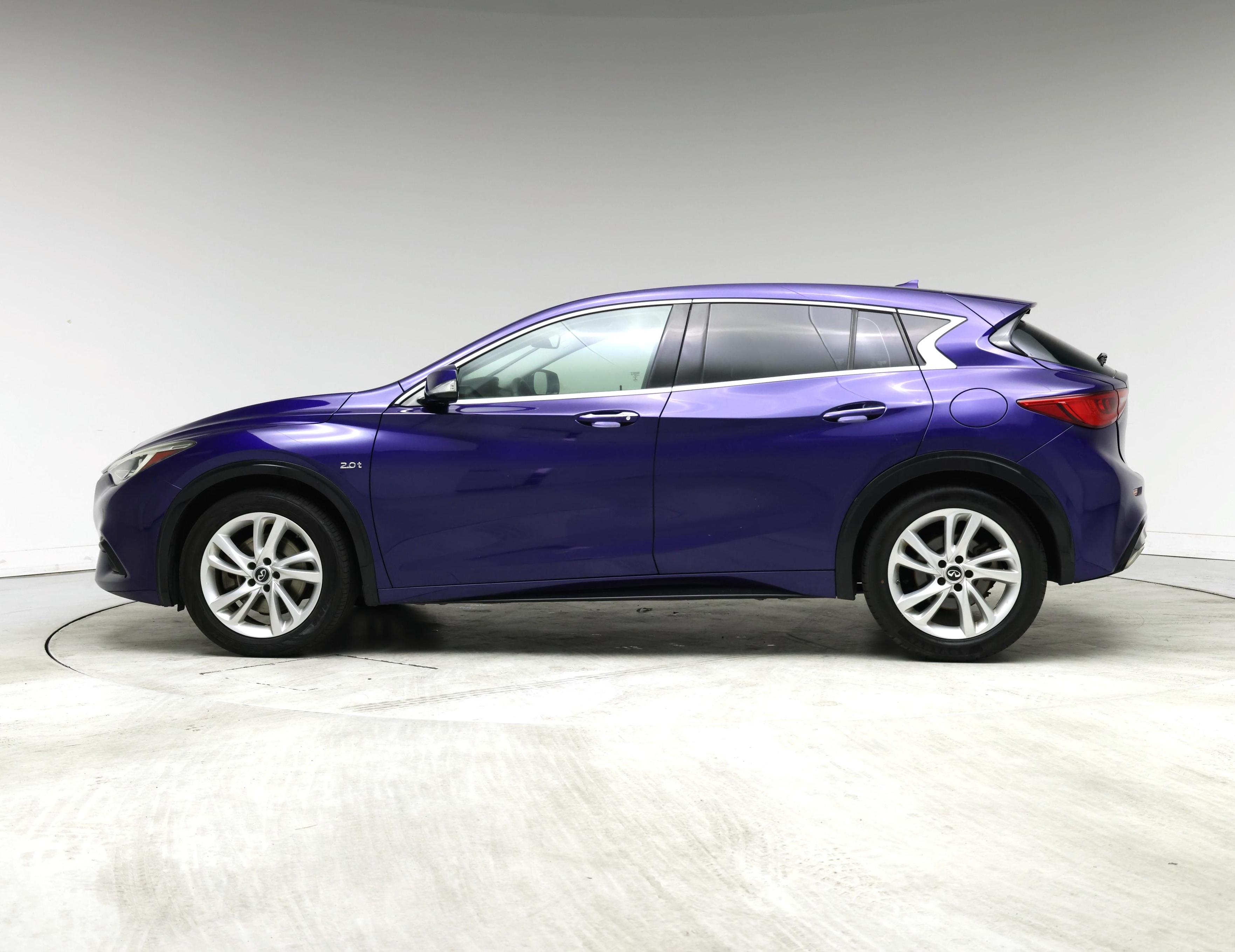 Thumbnail: 2017 INFINITI QX30 - 3