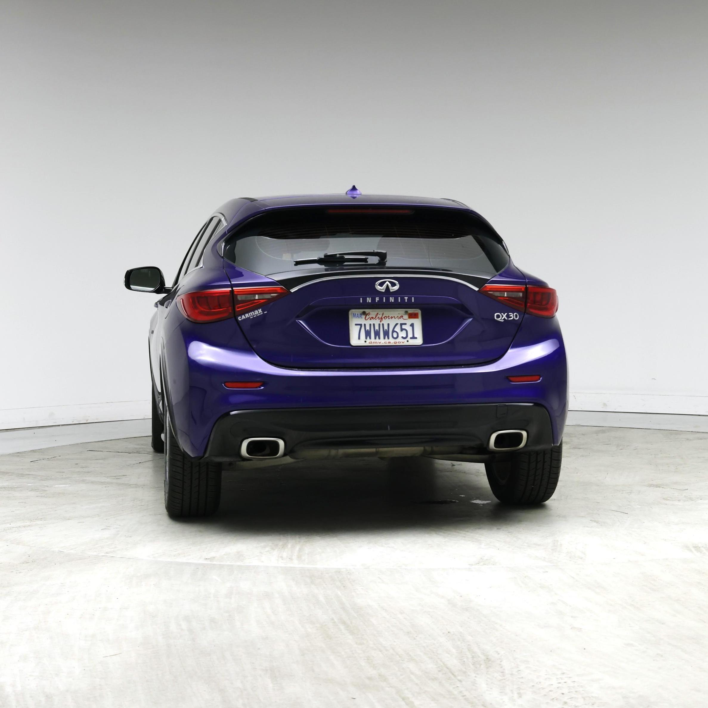 Thumbnail: 2017 INFINITI QX30 - 6