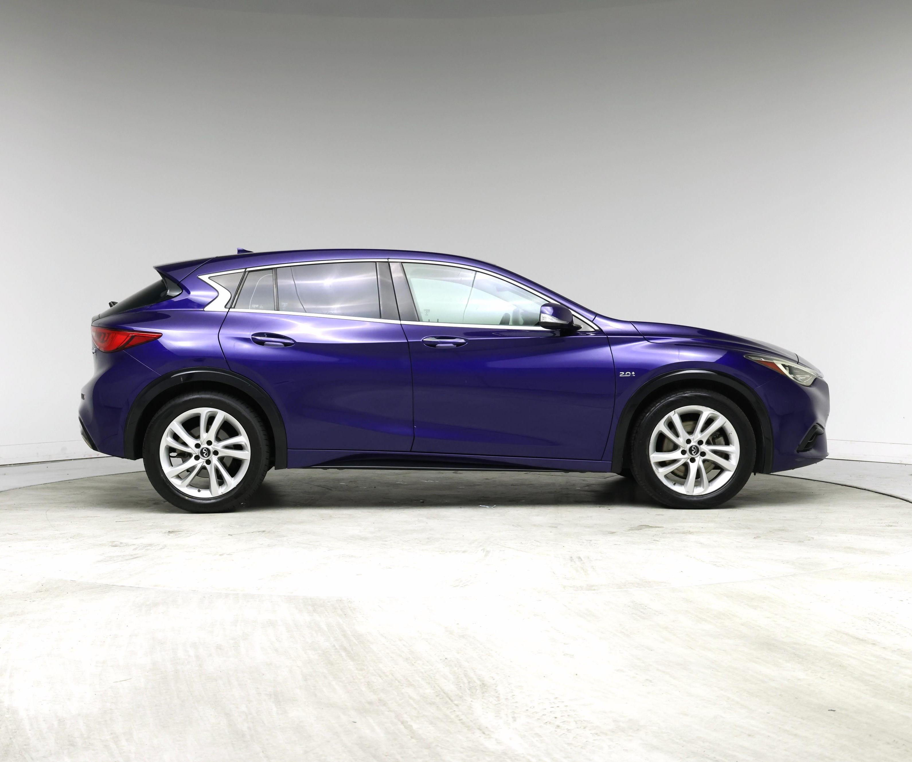 Thumbnail: 2017 INFINITI QX30 - 7