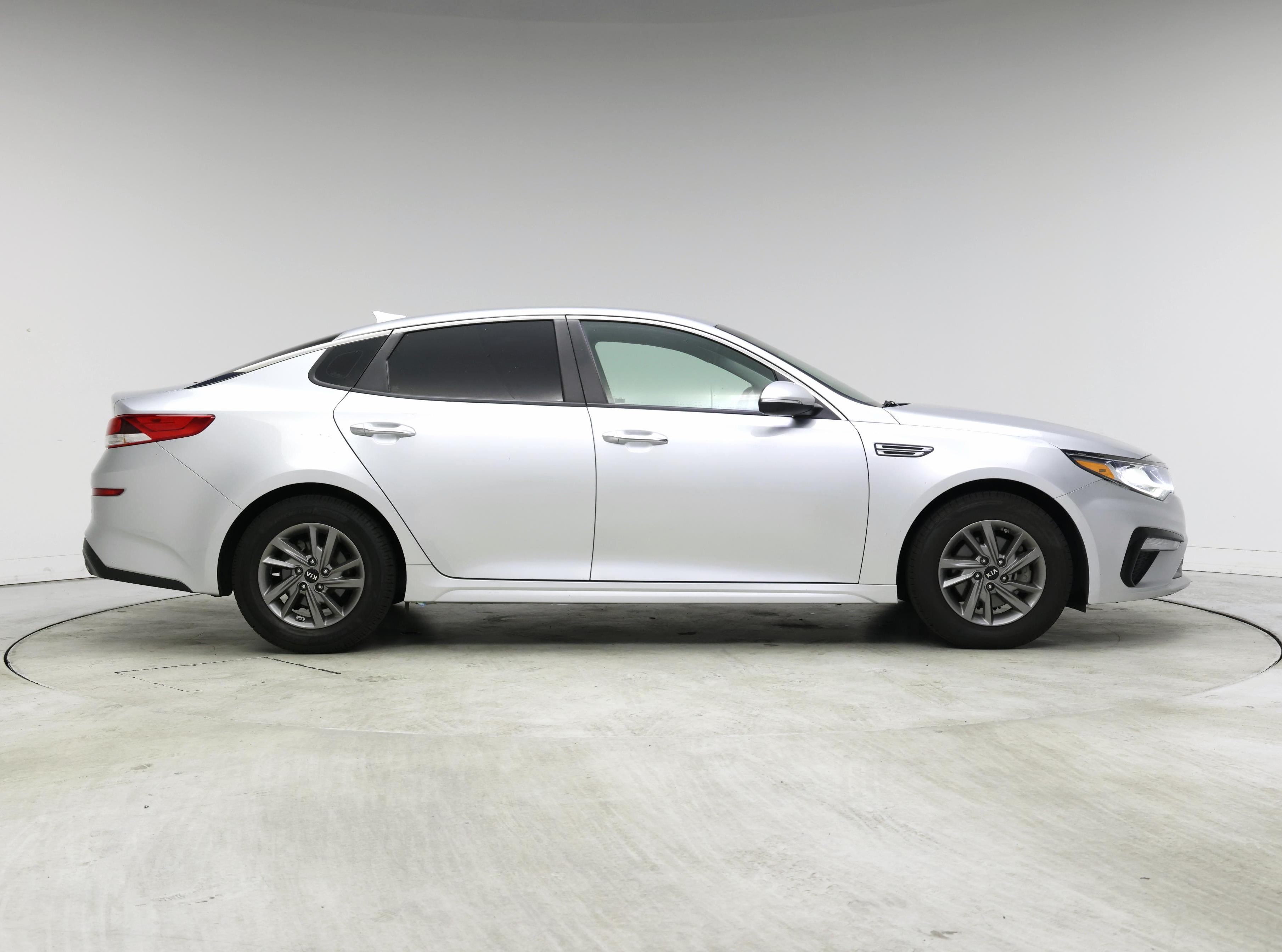 Thumbnail: 2020 Kia Optima - 7