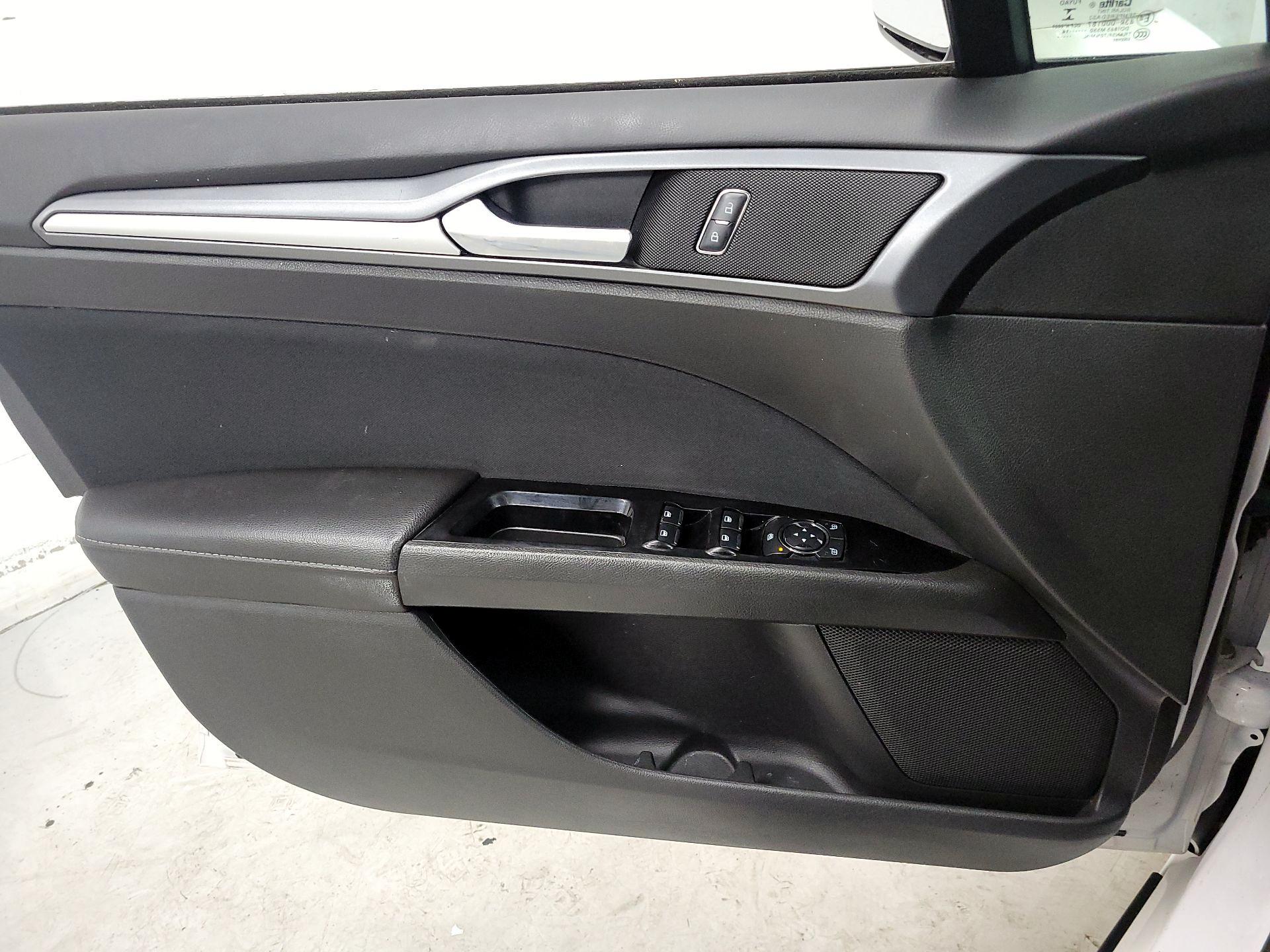 Thumbnail: 2014 Ford Fusion - 12