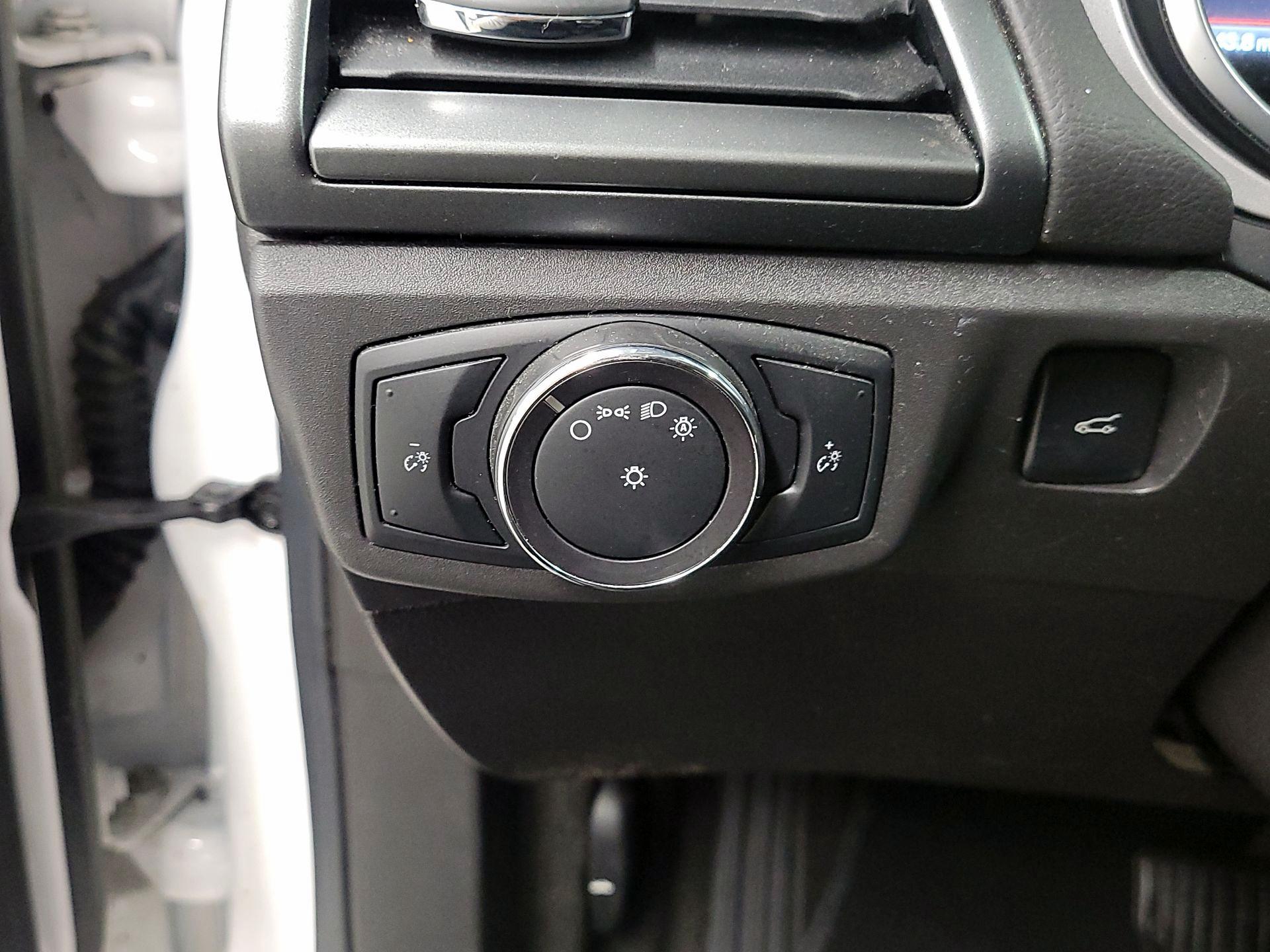 Thumbnail: 2014 Ford Fusion - 13