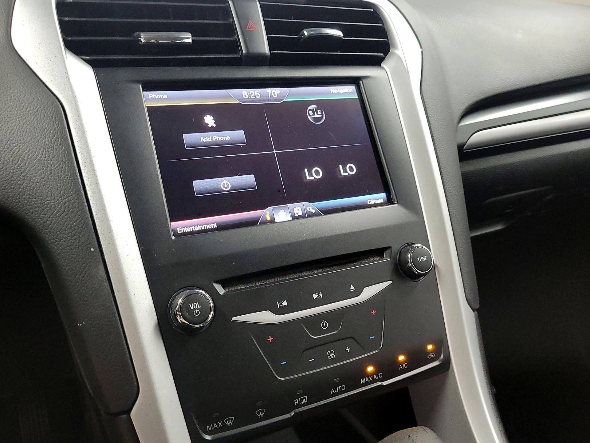 Thumbnail: 2014 Ford Fusion - 16