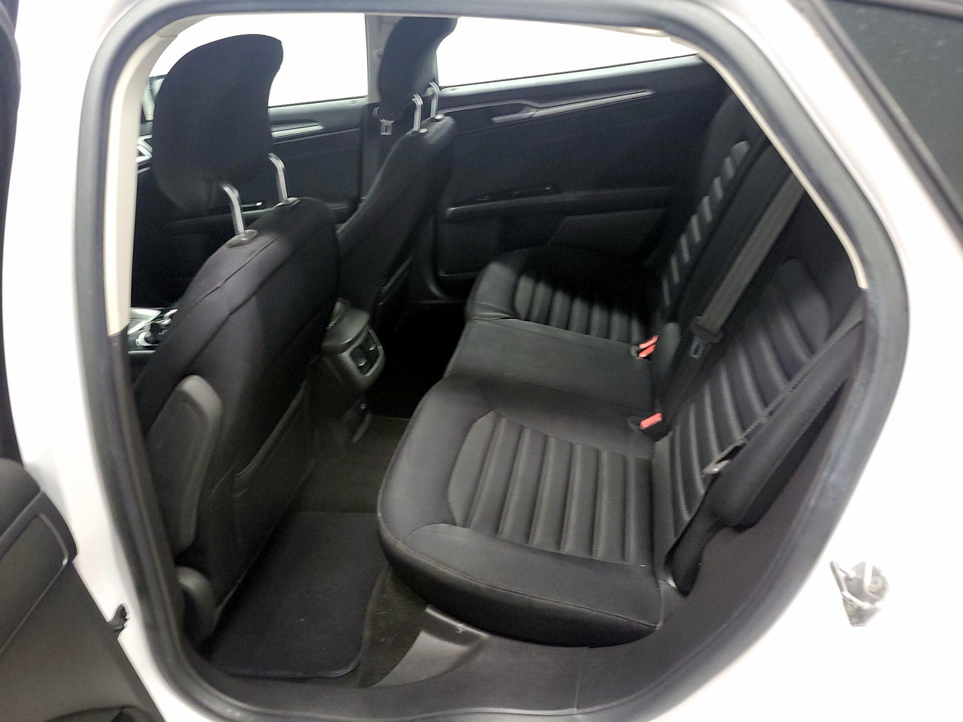 Thumbnail: 2014 Ford Fusion - 18