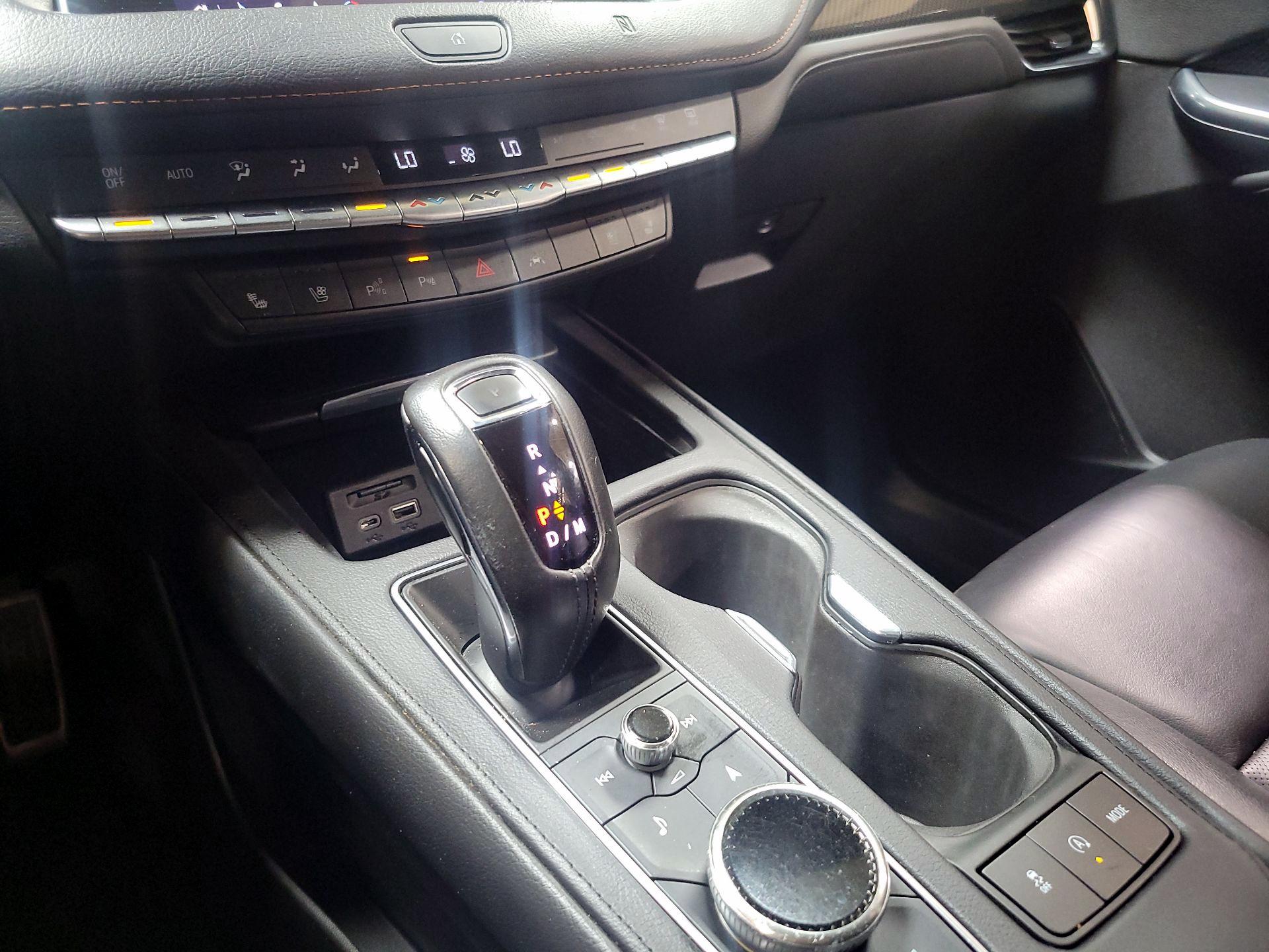 Thumbnail: 2019 Cadillac XT4 - 16