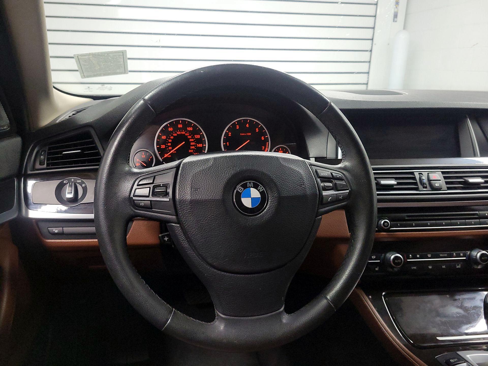 Thumbnail: 2014 BMW 5 Series - 10