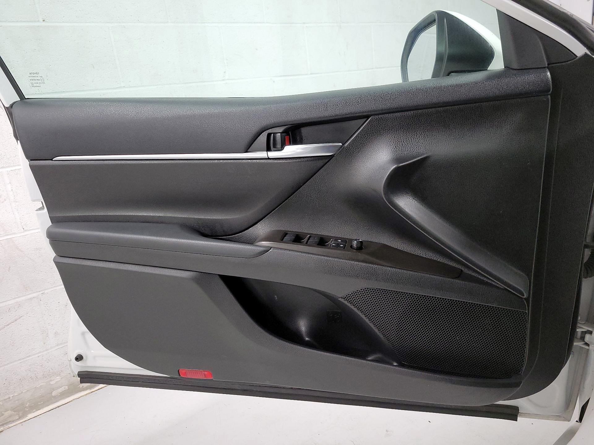 Thumbnail: 2023 Toyota Camry - 12
