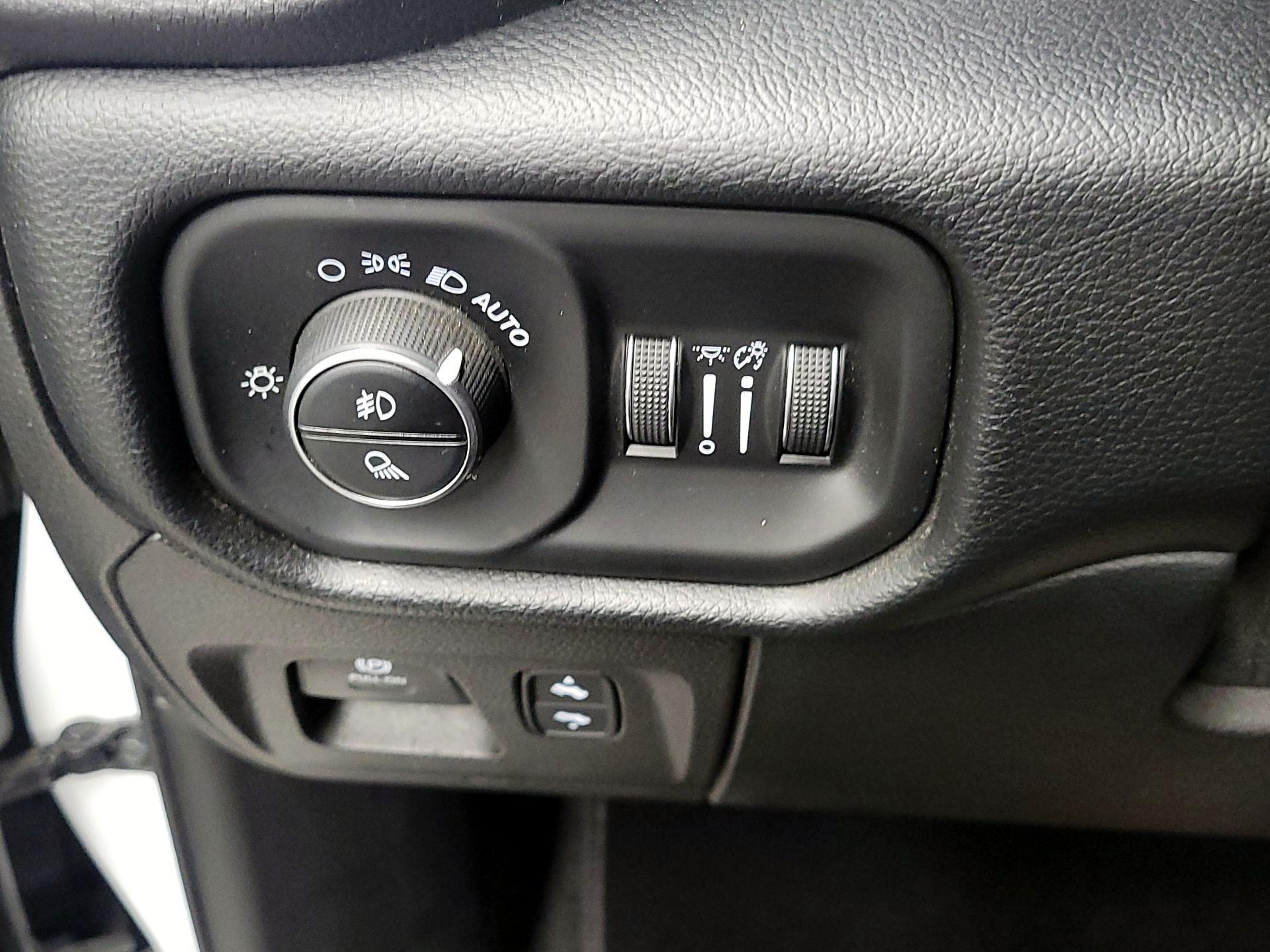 Thumbnail: 2019 RAM 1500 - 13
