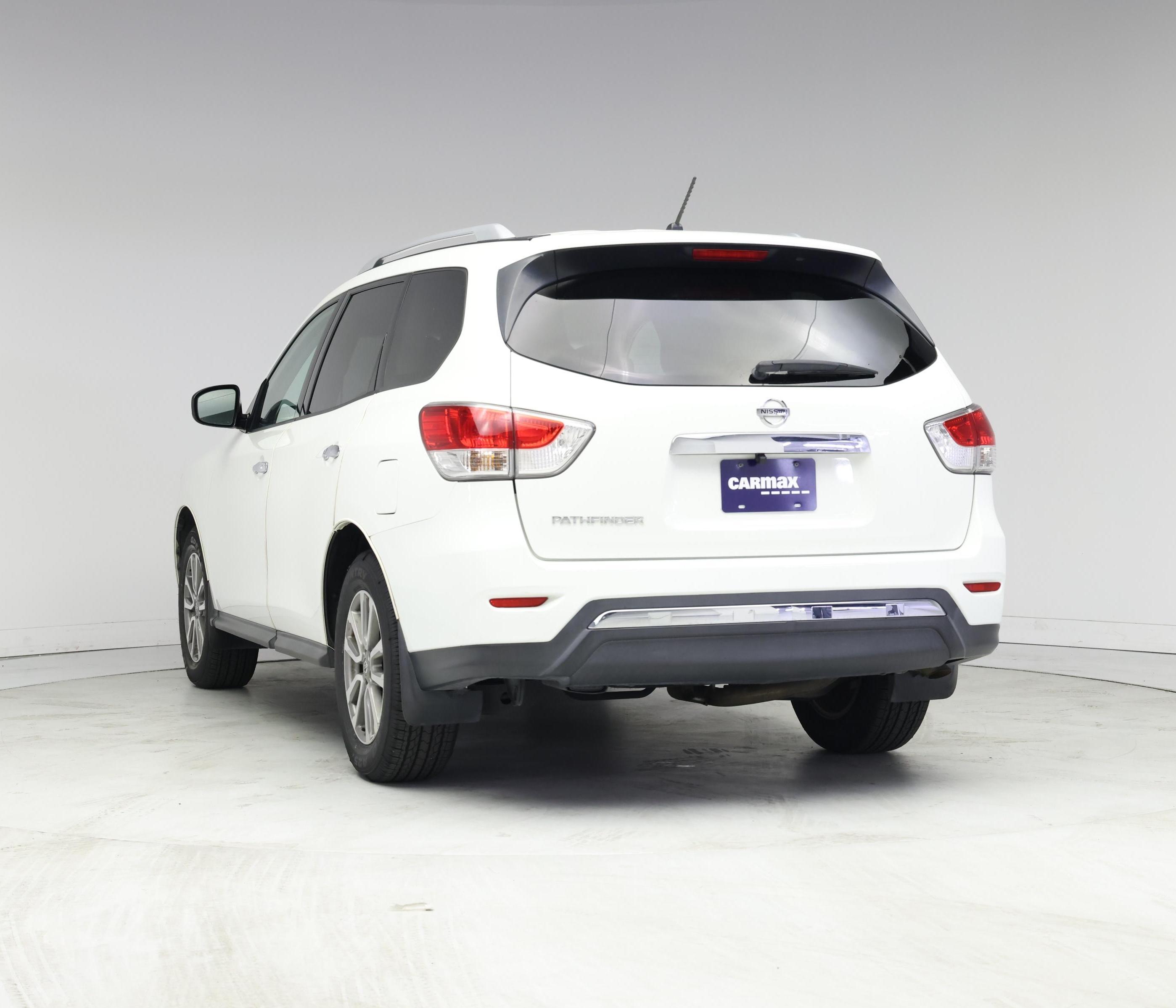 Thumbnail: 2016 Nissan Pathfinder - 2