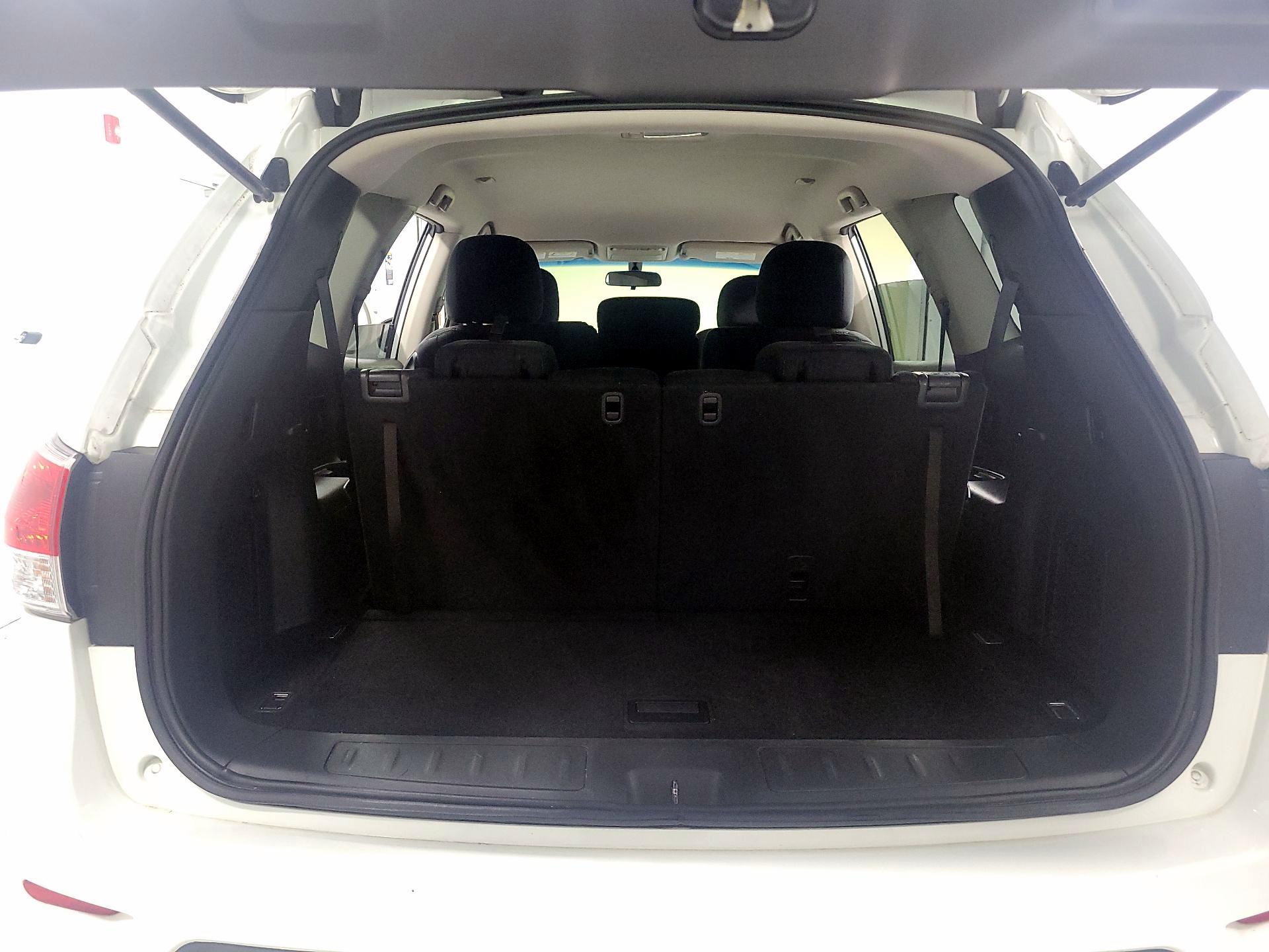 Thumbnail: 2016 Nissan Pathfinder - 19