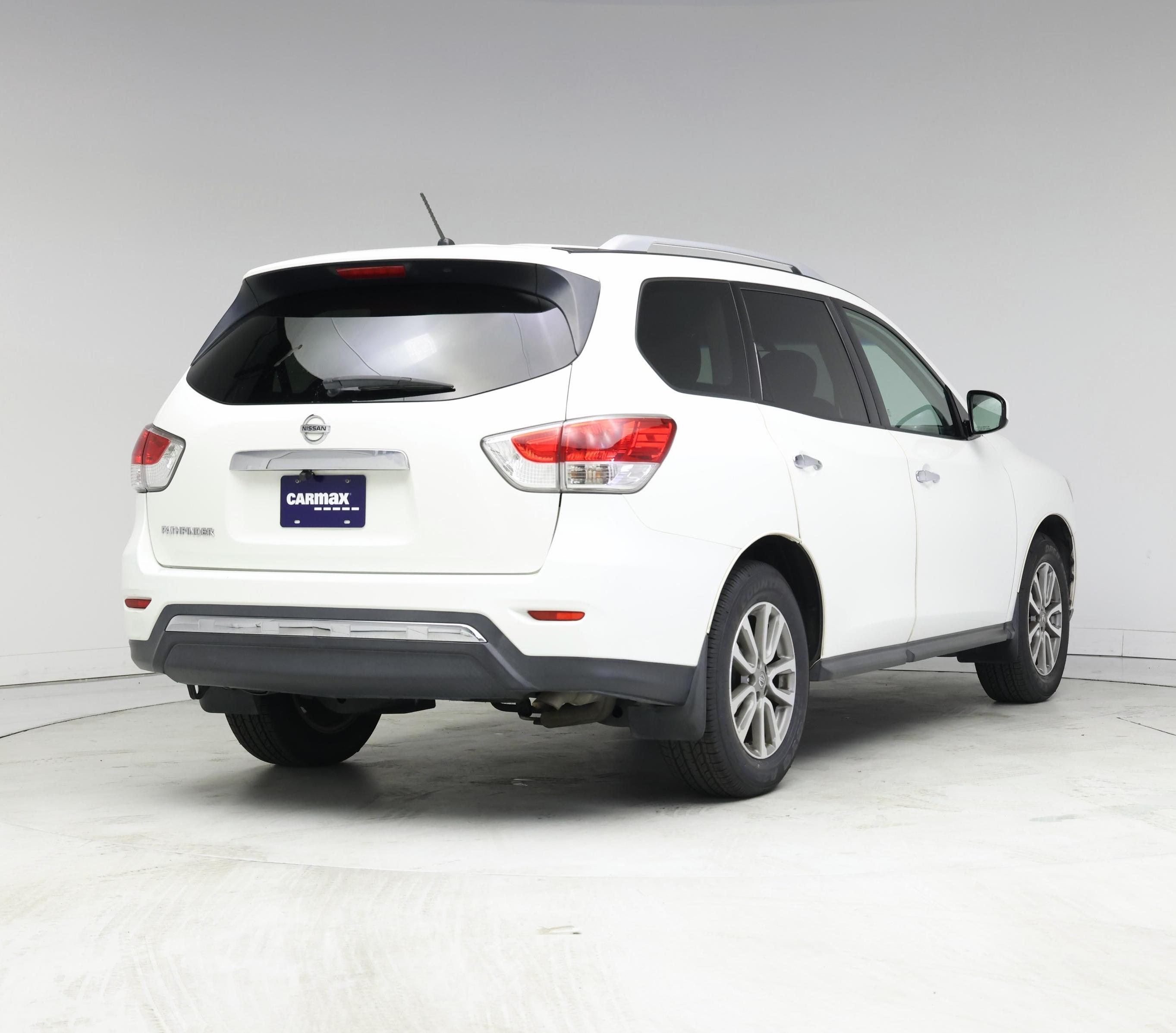 Thumbnail: 2016 Nissan Pathfinder - 8