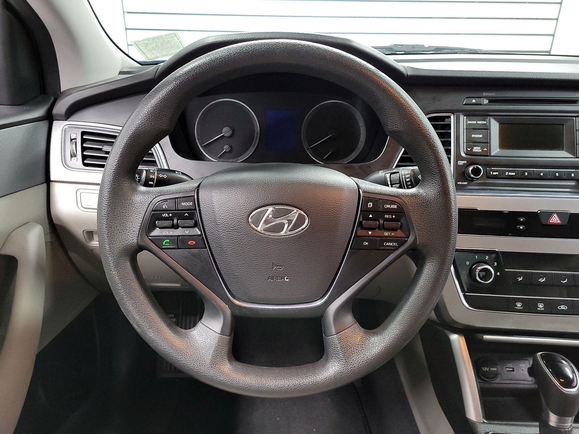 Thumbnail: 2017 Hyundai Sonata - 10