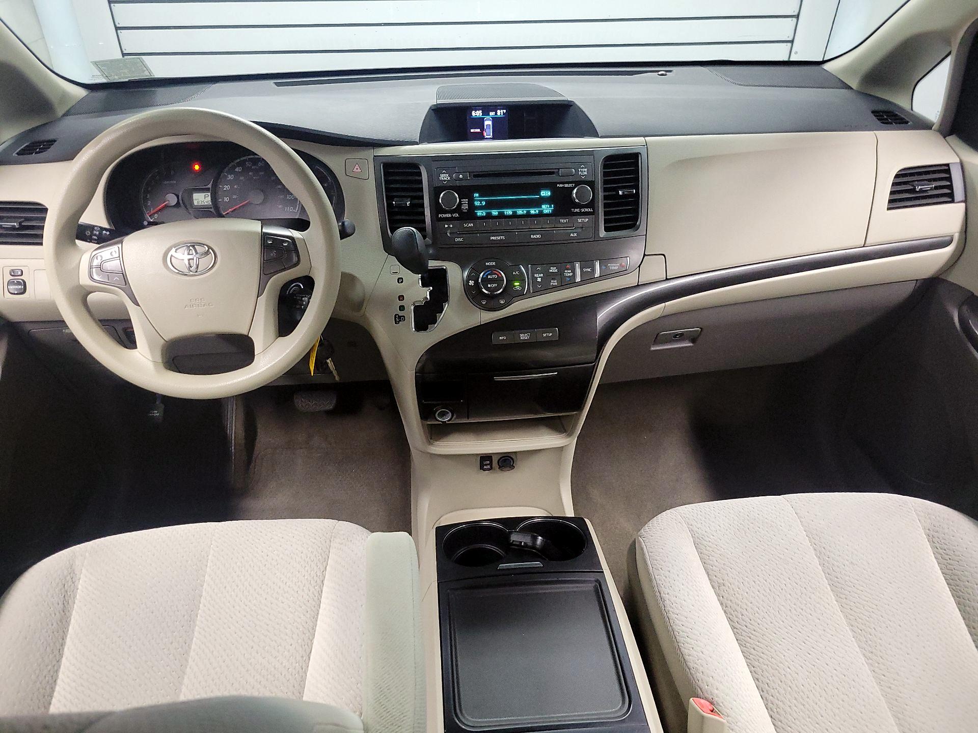 Thumbnail: 2013 Toyota Sienna - 9