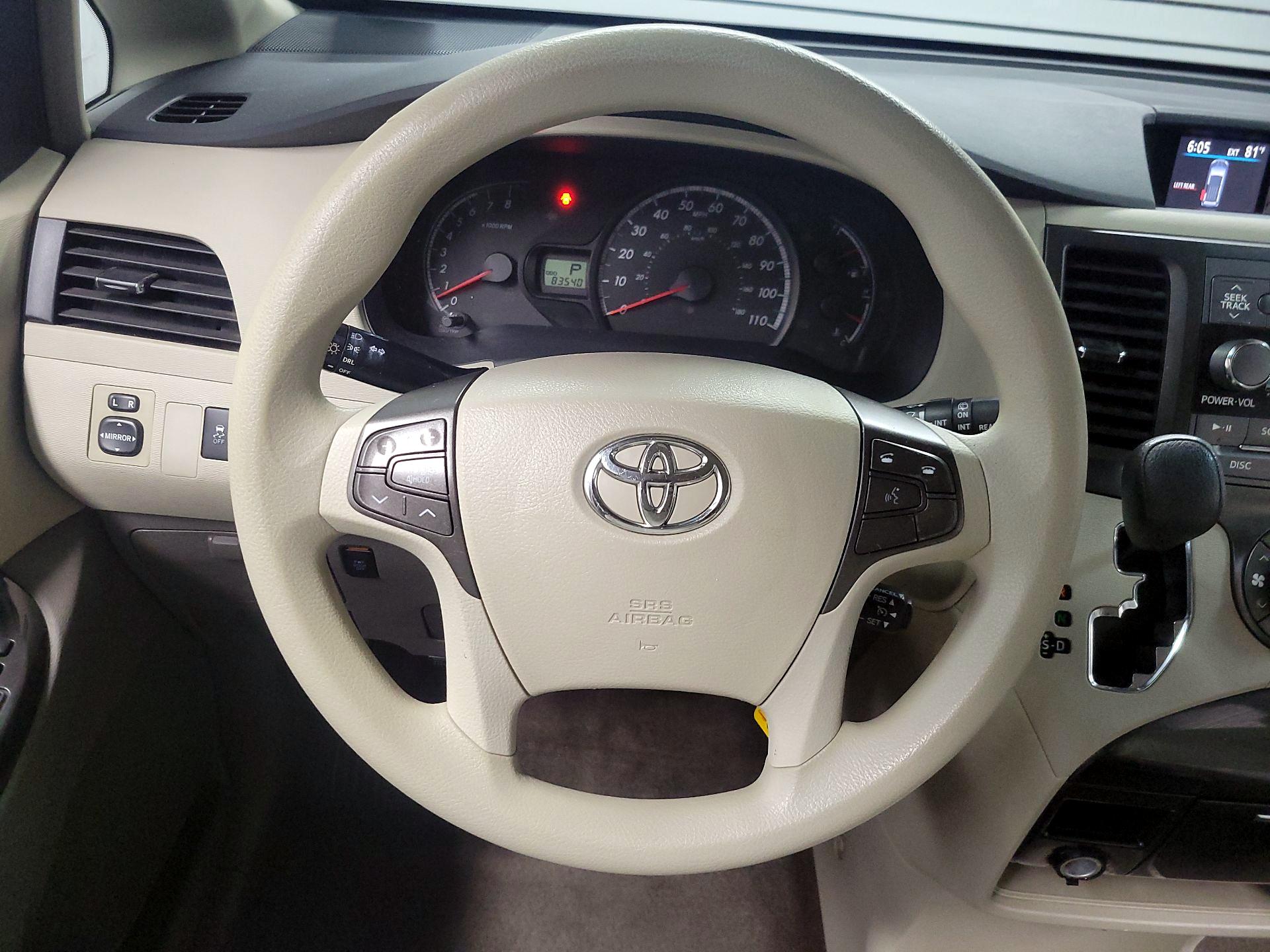 Thumbnail: 2013 Toyota Sienna - 10