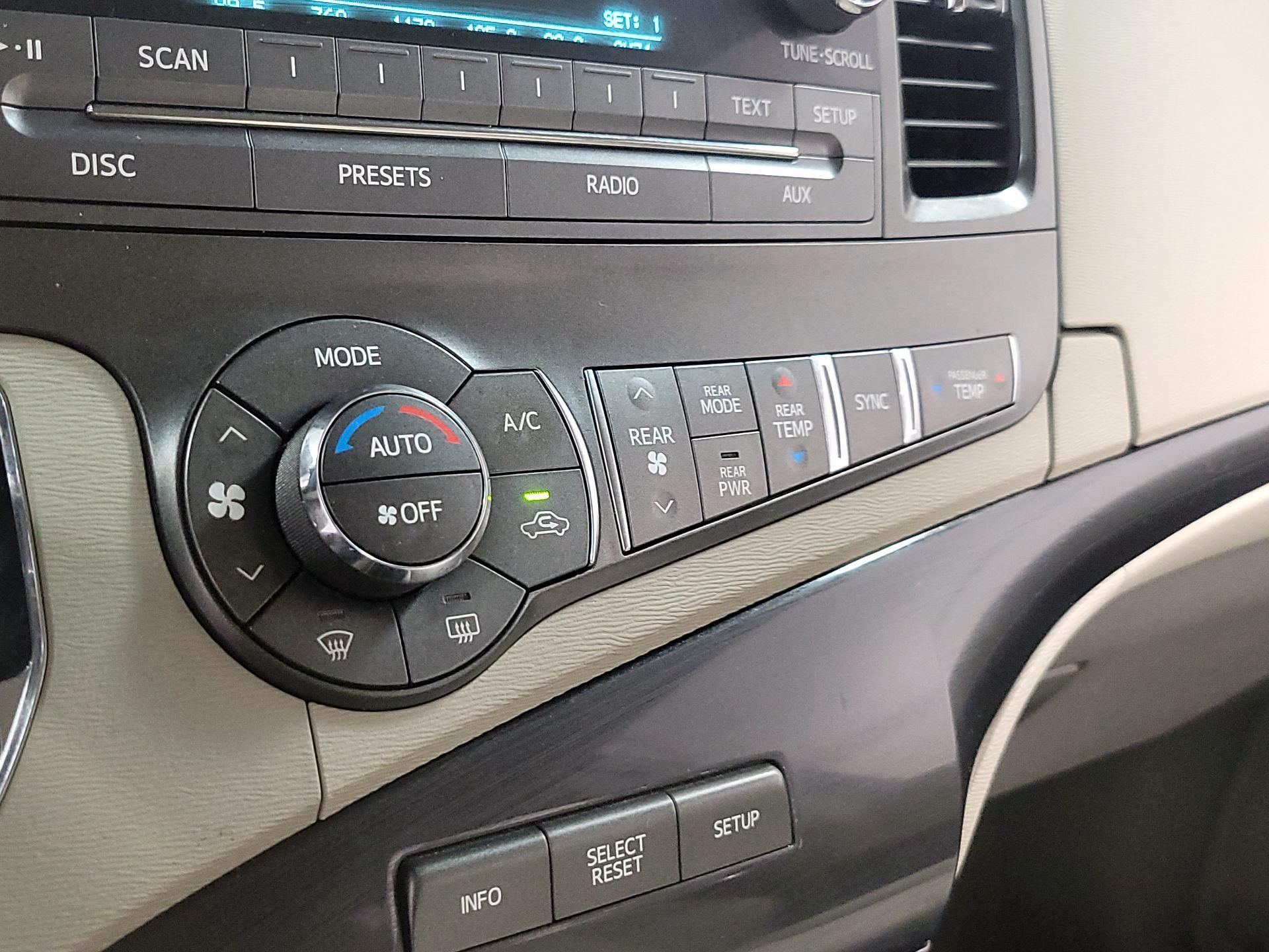 Thumbnail: 2013 Toyota Sienna - 14