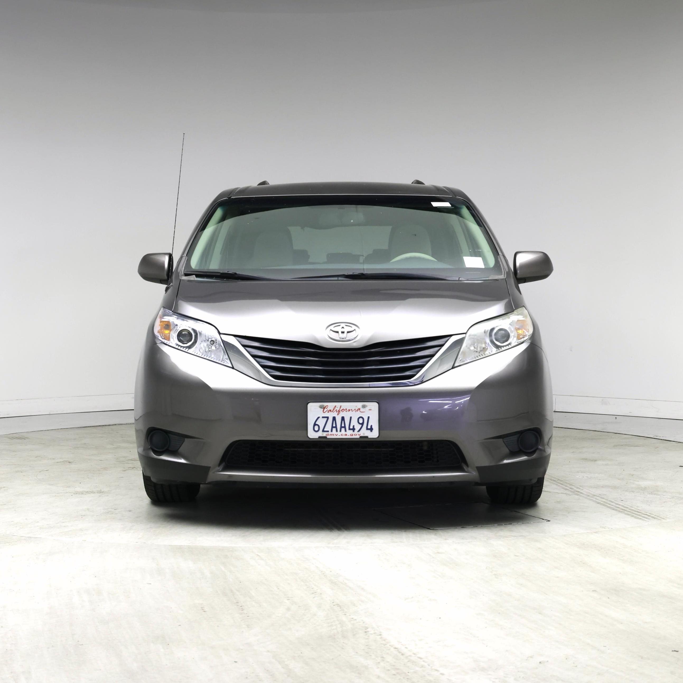 Thumbnail: 2013 Toyota Sienna - 5