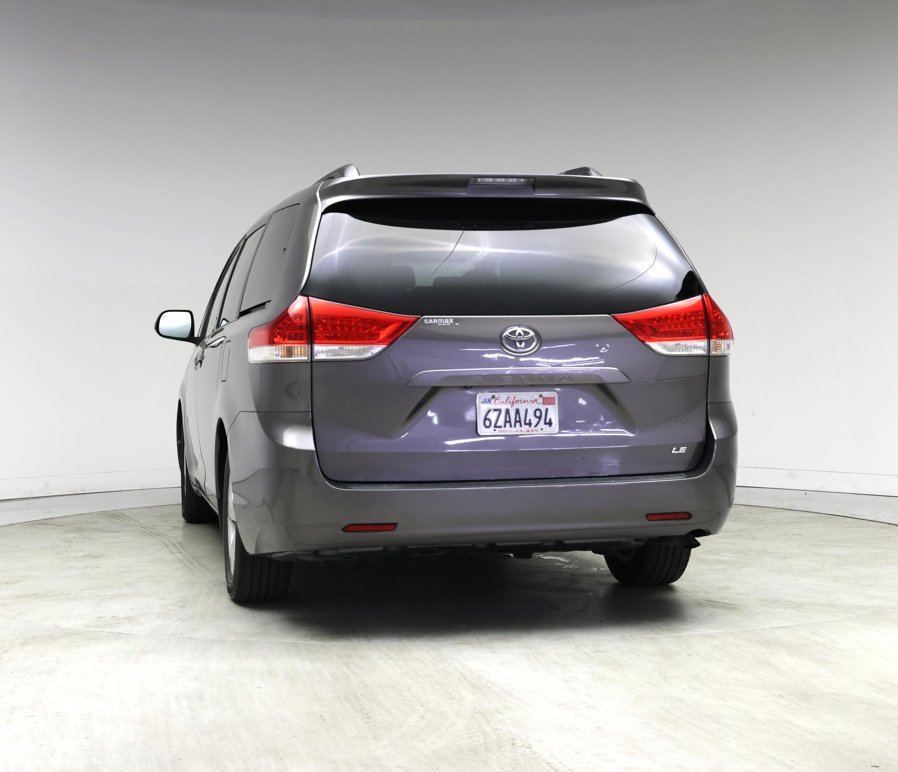 Thumbnail: 2013 Toyota Sienna - 6