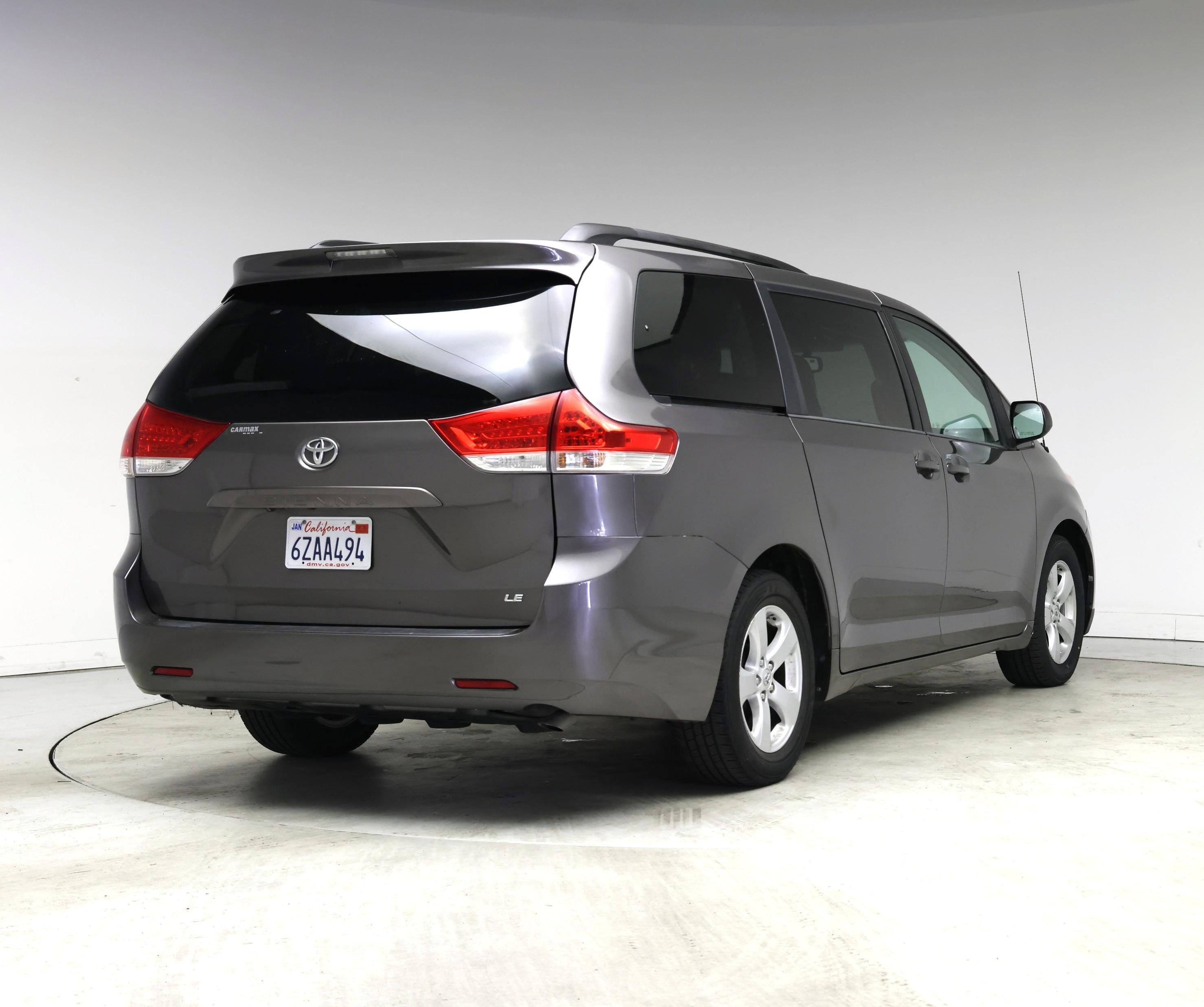 Thumbnail: 2013 Toyota Sienna - 8