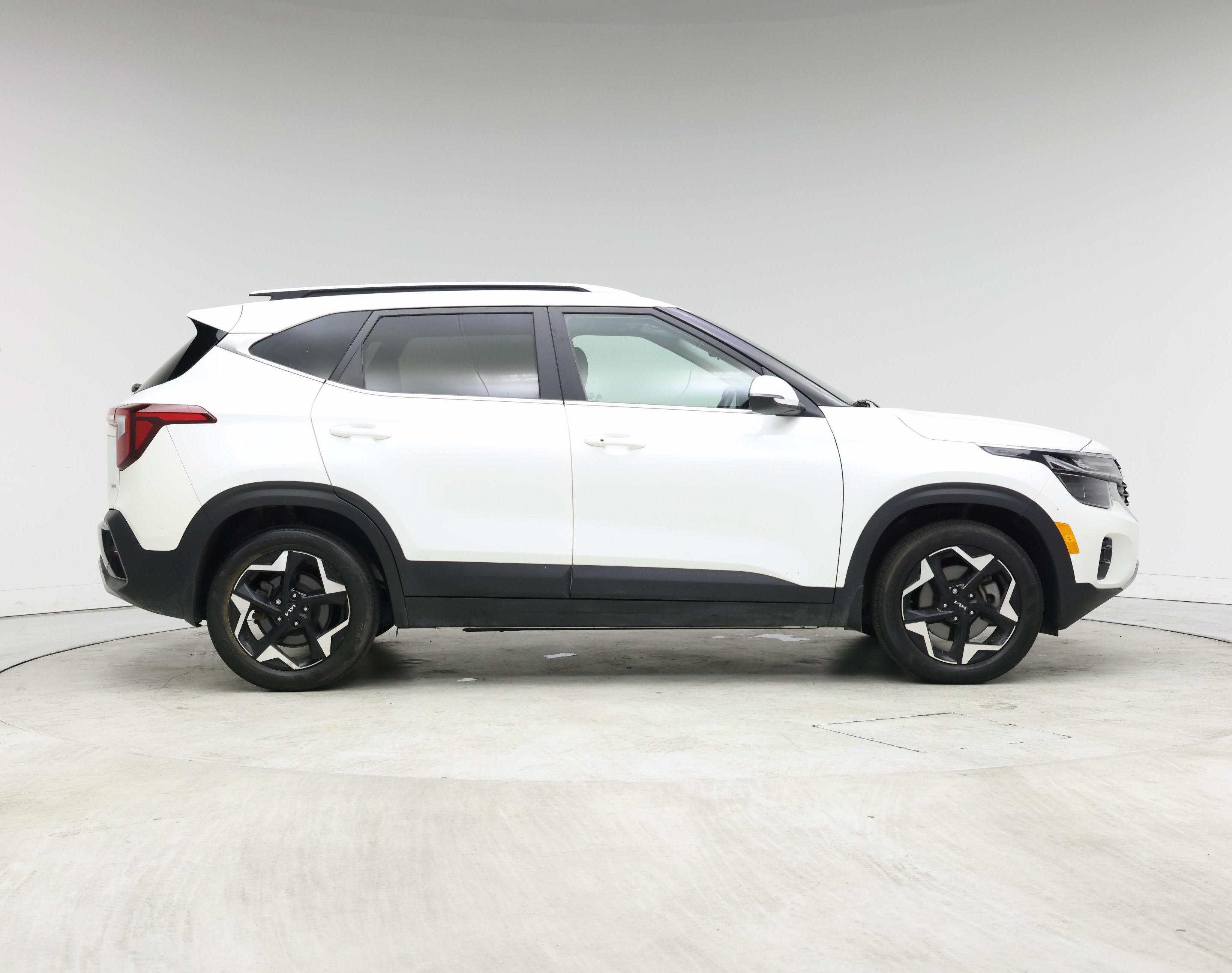 Thumbnail: 2024 Kia Seltos - 7
