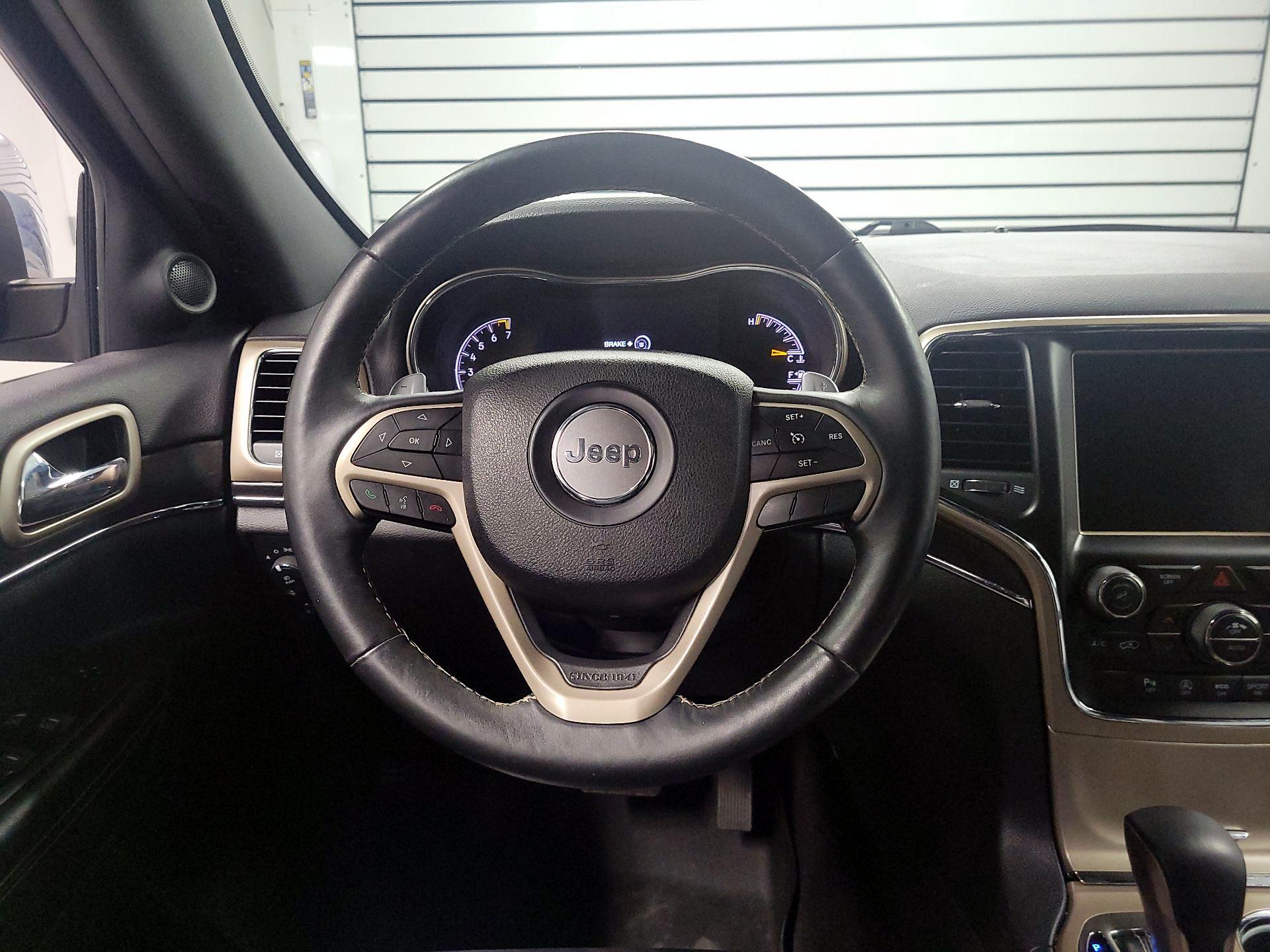 Thumbnail: 2017 Jeep Grand Cherokee - 10