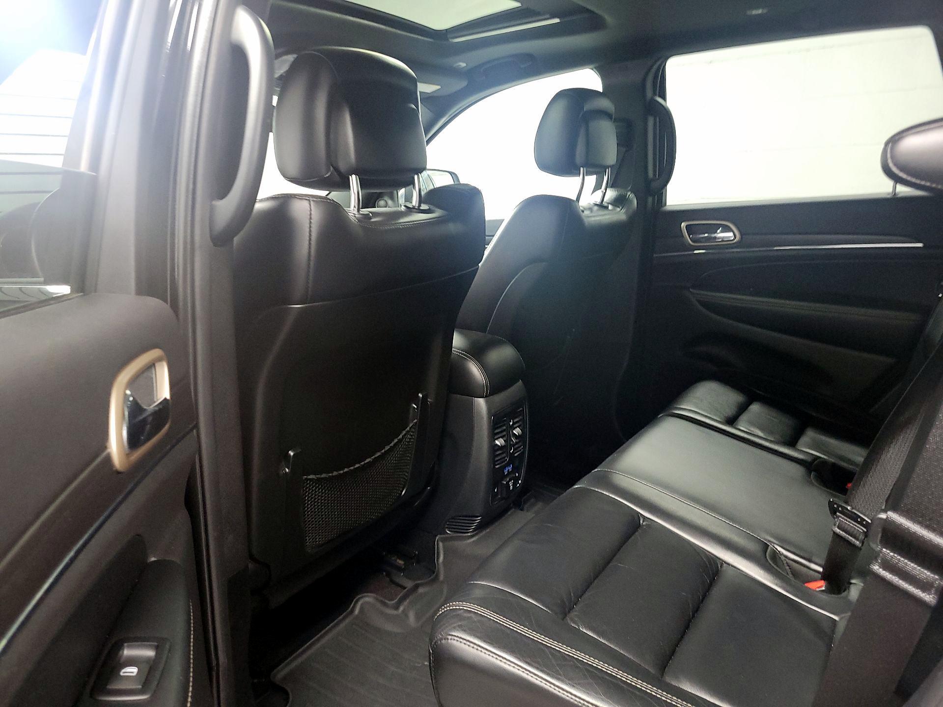 Thumbnail: 2017 Jeep Grand Cherokee - 19