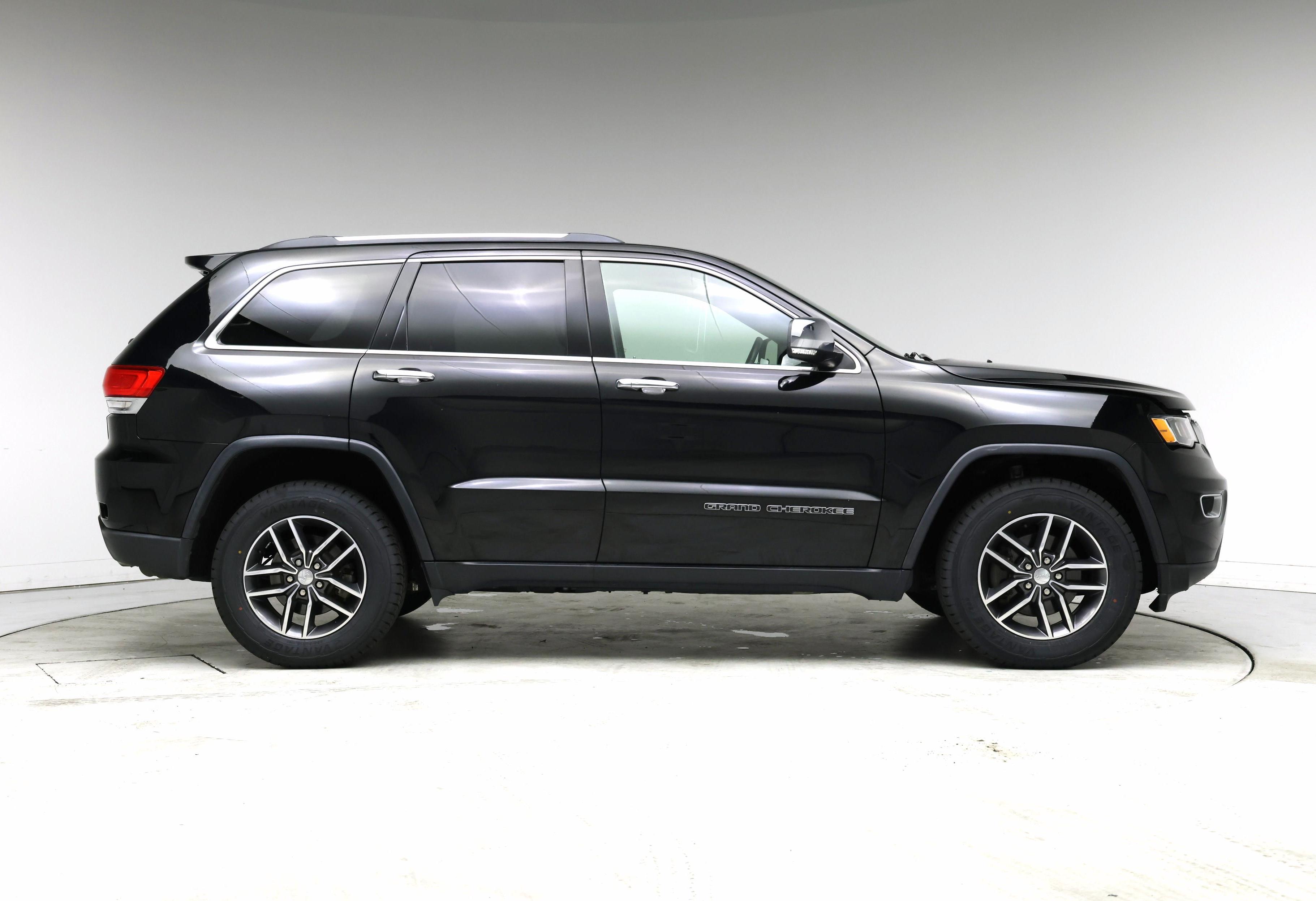 Thumbnail: 2017 Jeep Grand Cherokee - 7