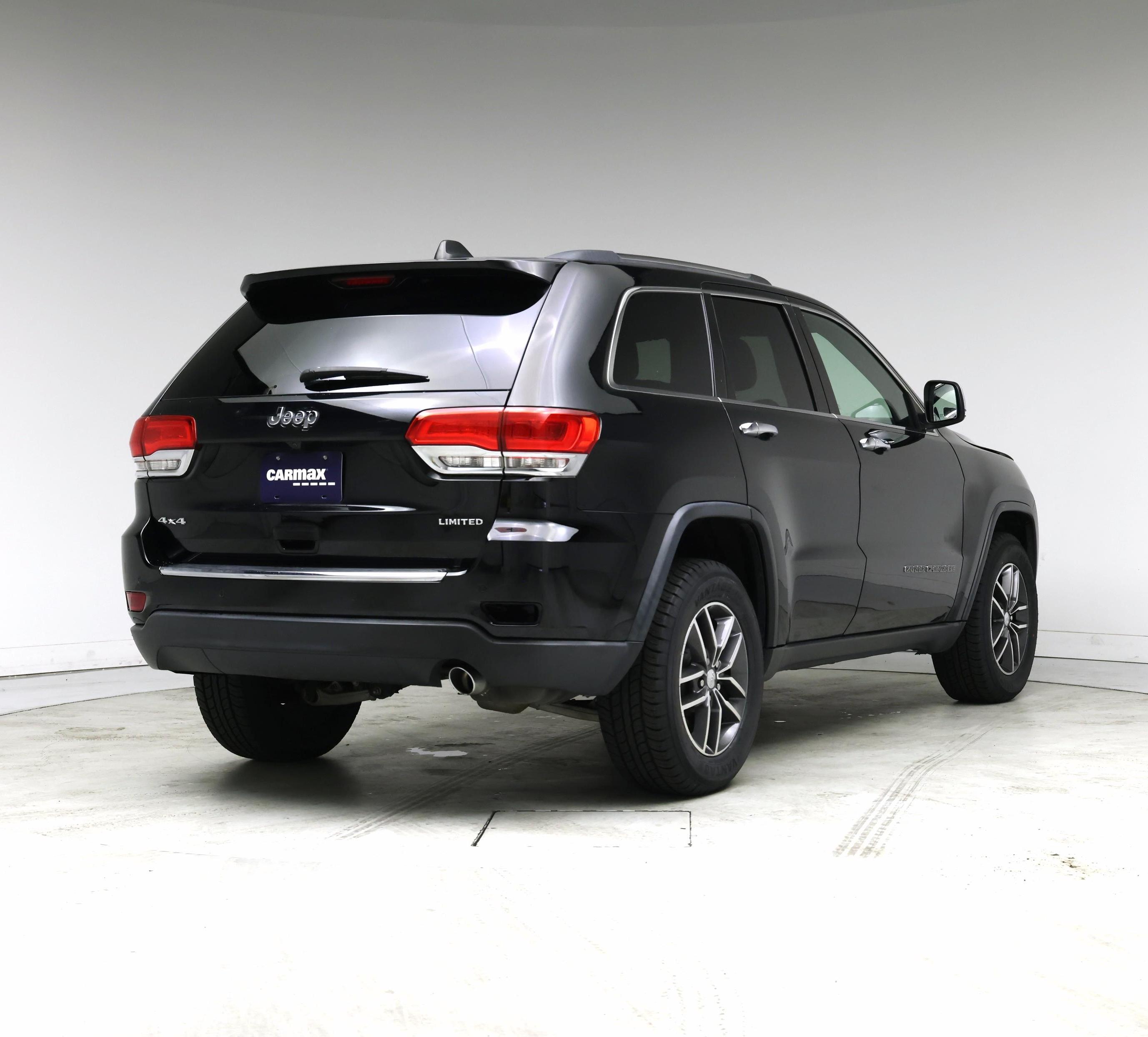 Thumbnail: 2017 Jeep Grand Cherokee - 8