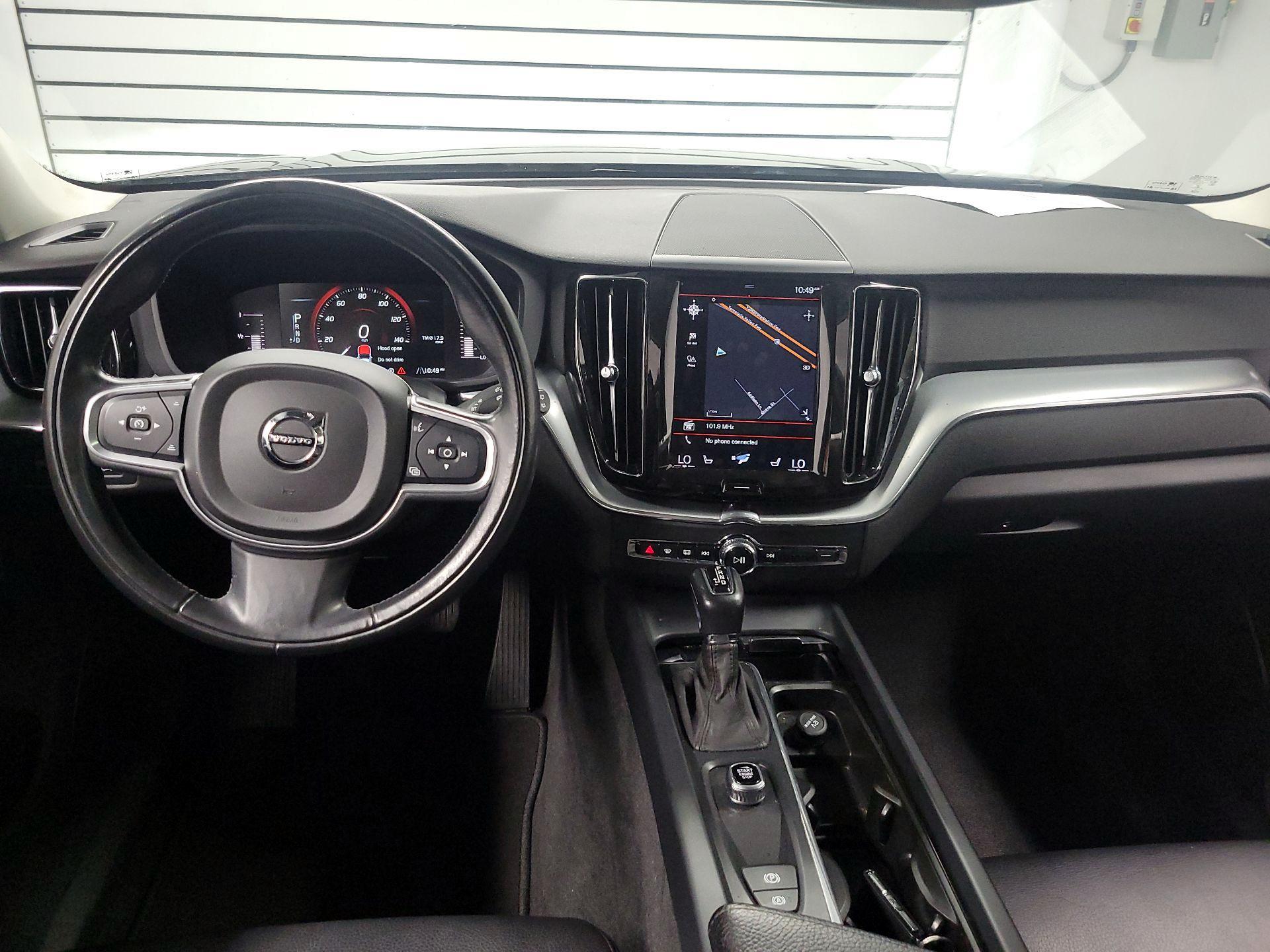 Thumbnail: 2018 Volvo XC60 - 9